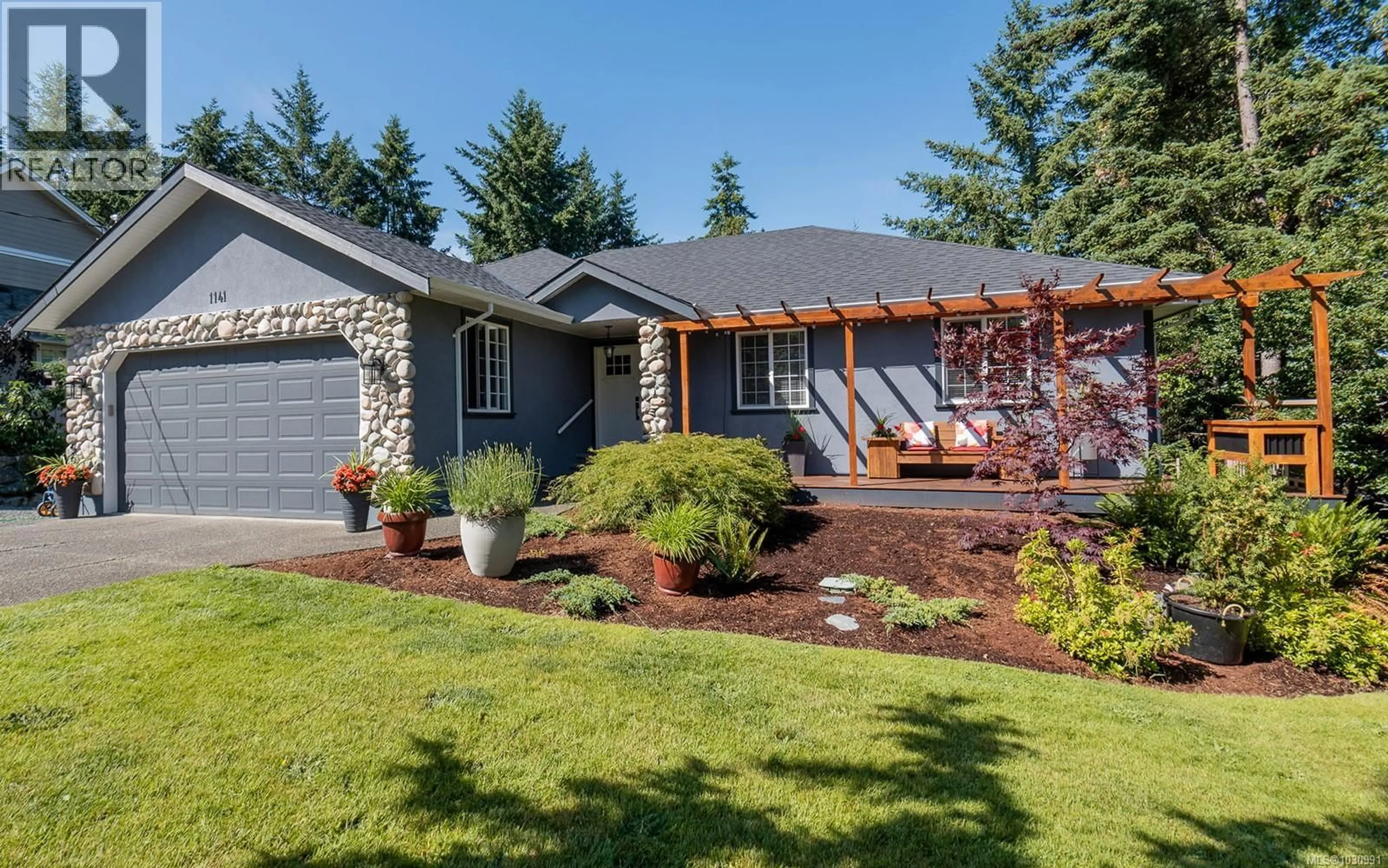 Home with vinyl exterior material, street for 1141 KATHLEEN DRIVE, Duncan British Columbia V9L5S4