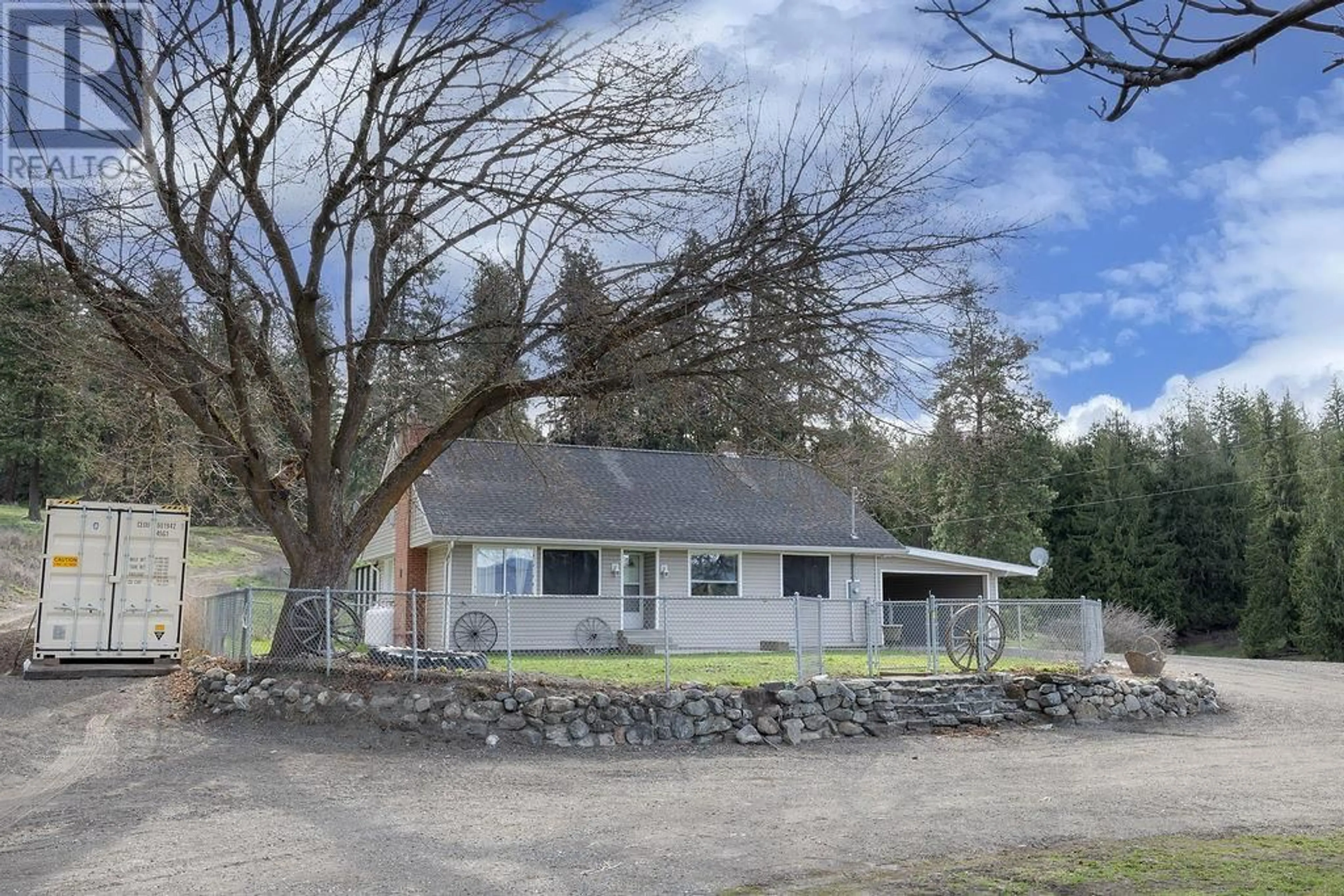 Cottage for 5093 Salmon River Rd Road, Armstrong British Columbia