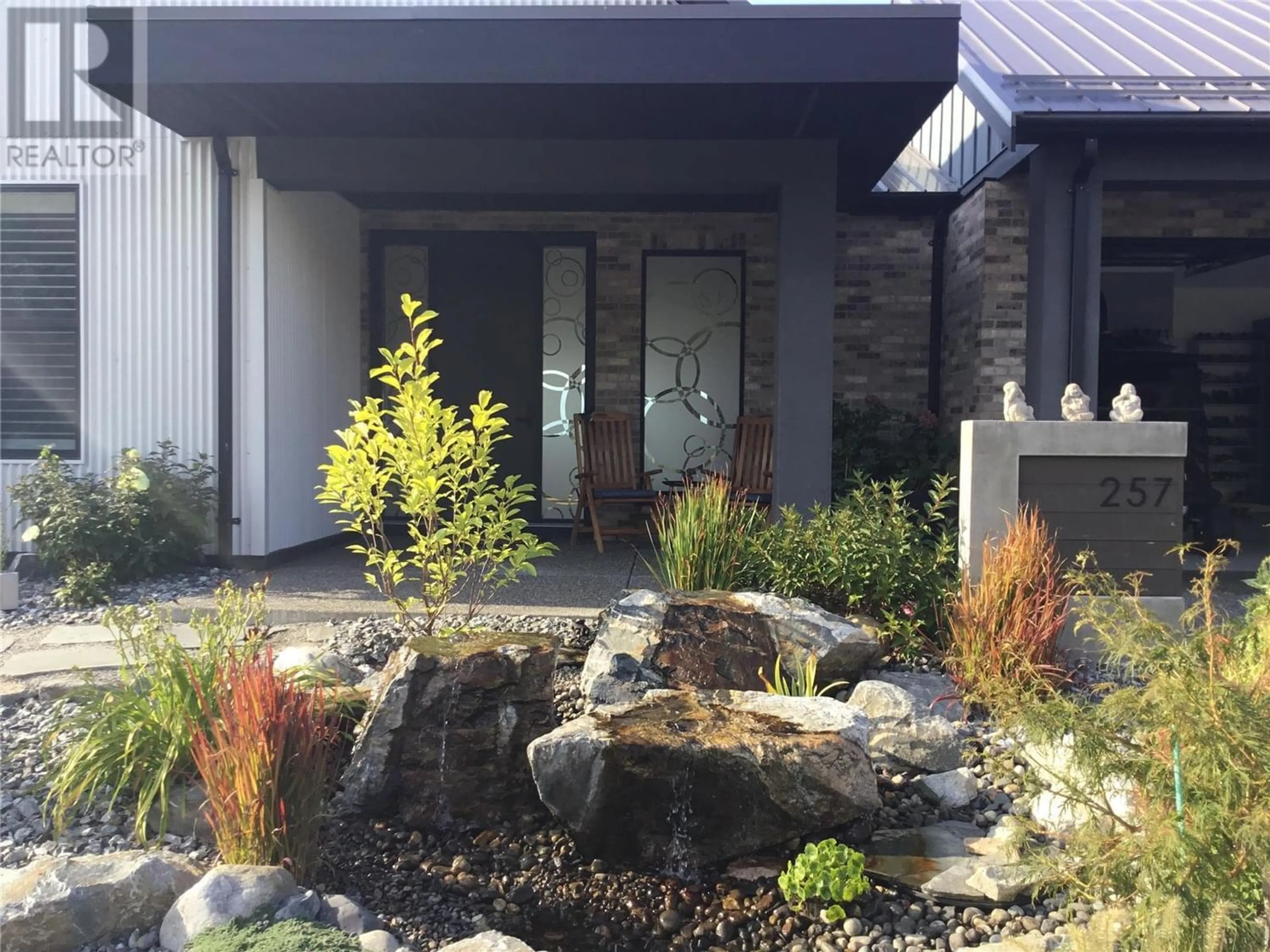 Indoor entryway for 257 Ashcroft Court, Vernon British Columbia V1M2M1