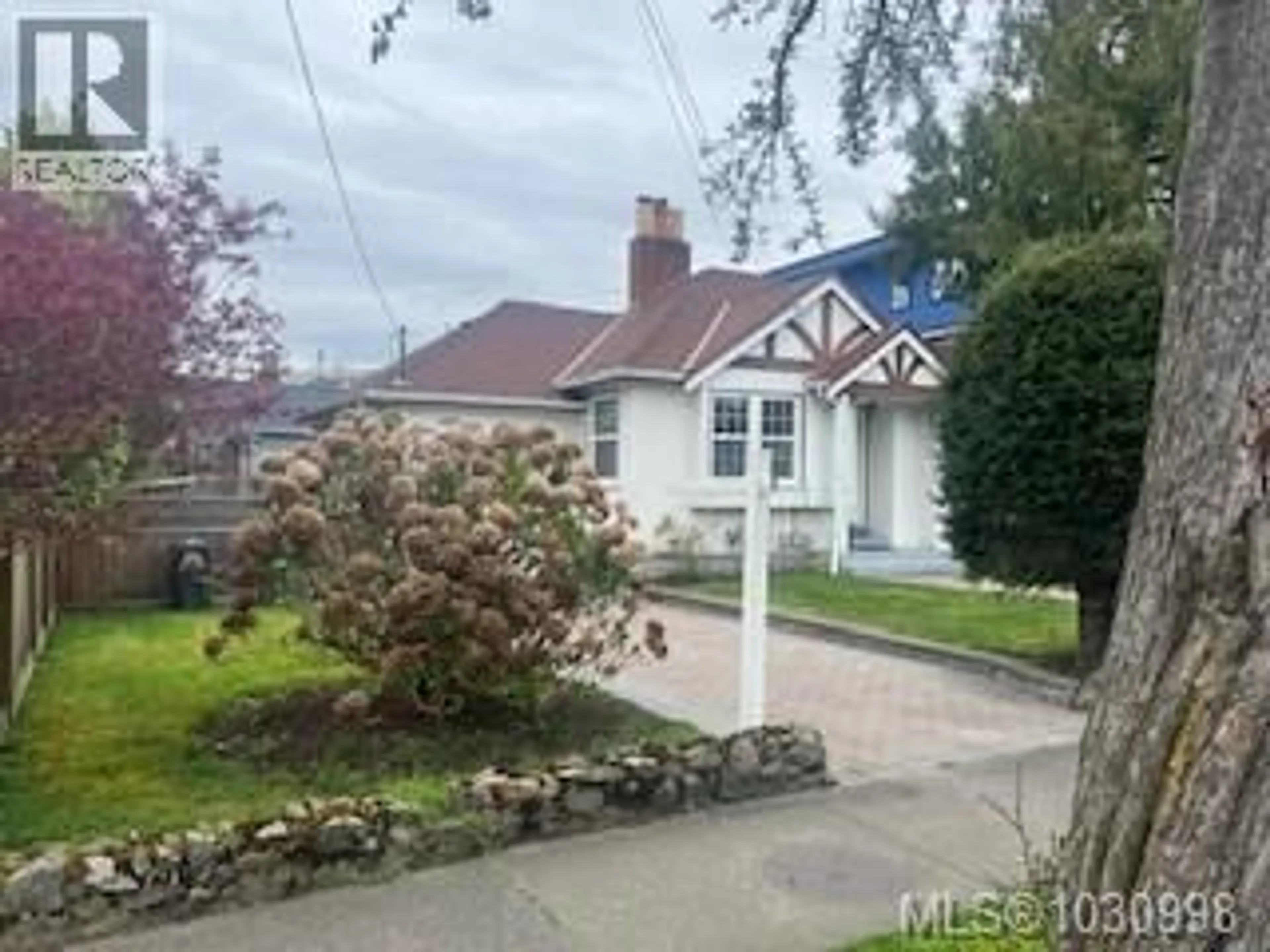 Unknown for 146 MEDANA STREET, Victoria British Columbia V8V2H5