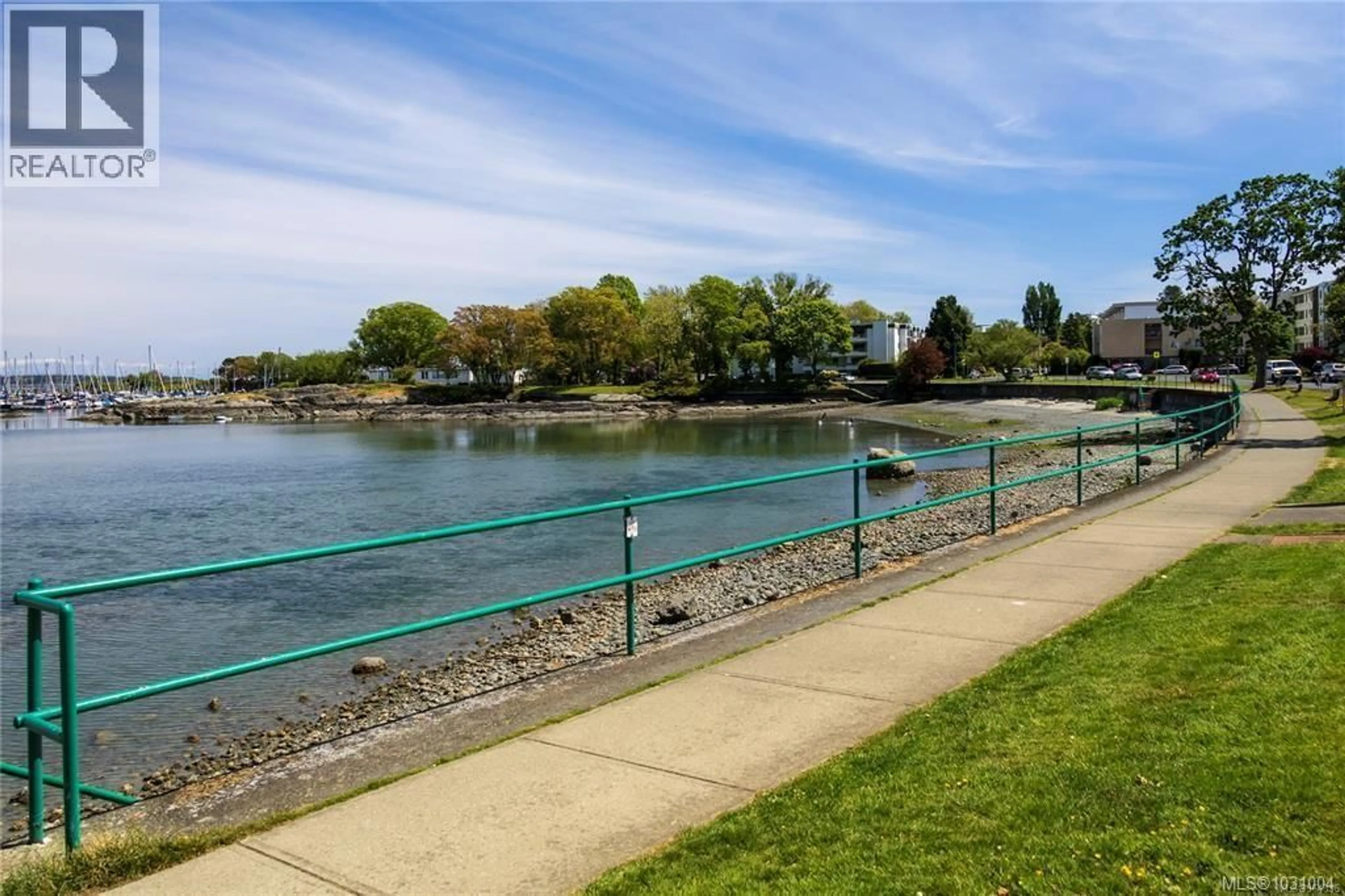 Unknown for 205 - 1450 BEACH DRIVE, Oak Bay British Columbia V8S2N8