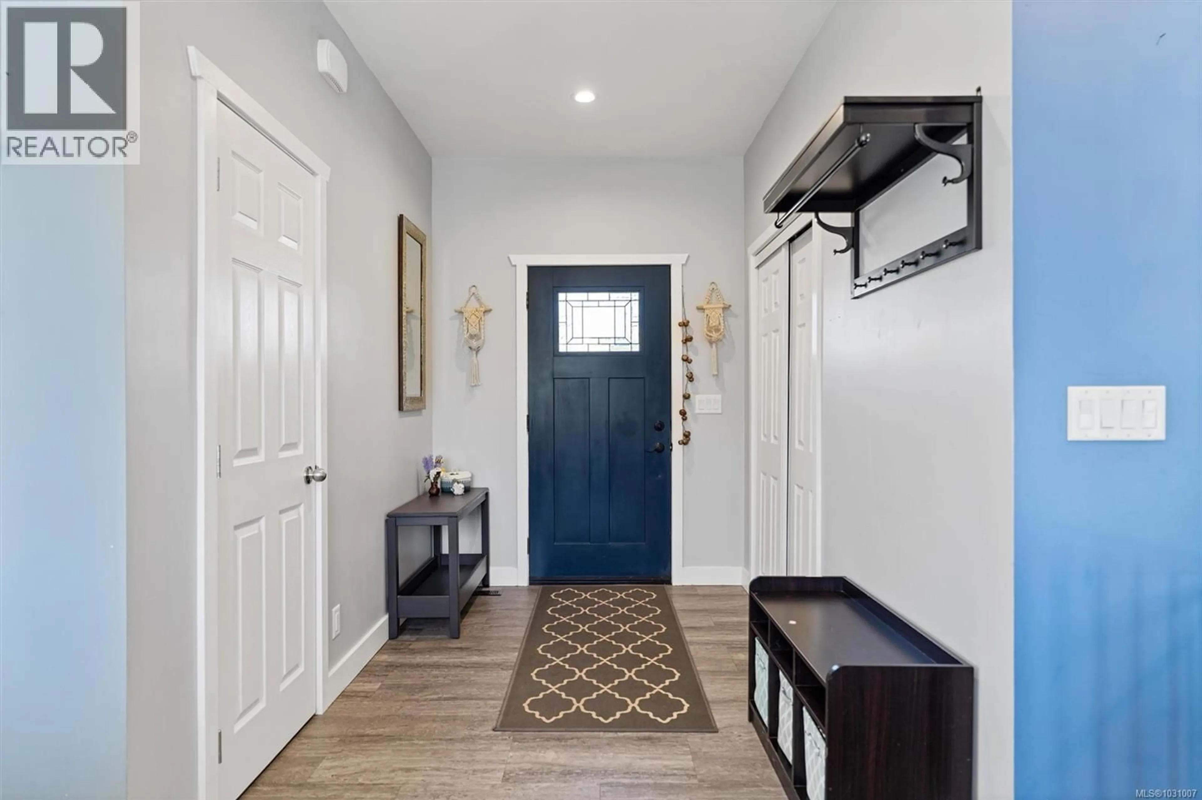 Indoor entryway for 1287 MARCHANT ROAD, Central Saanich British Columbia V8M1G5