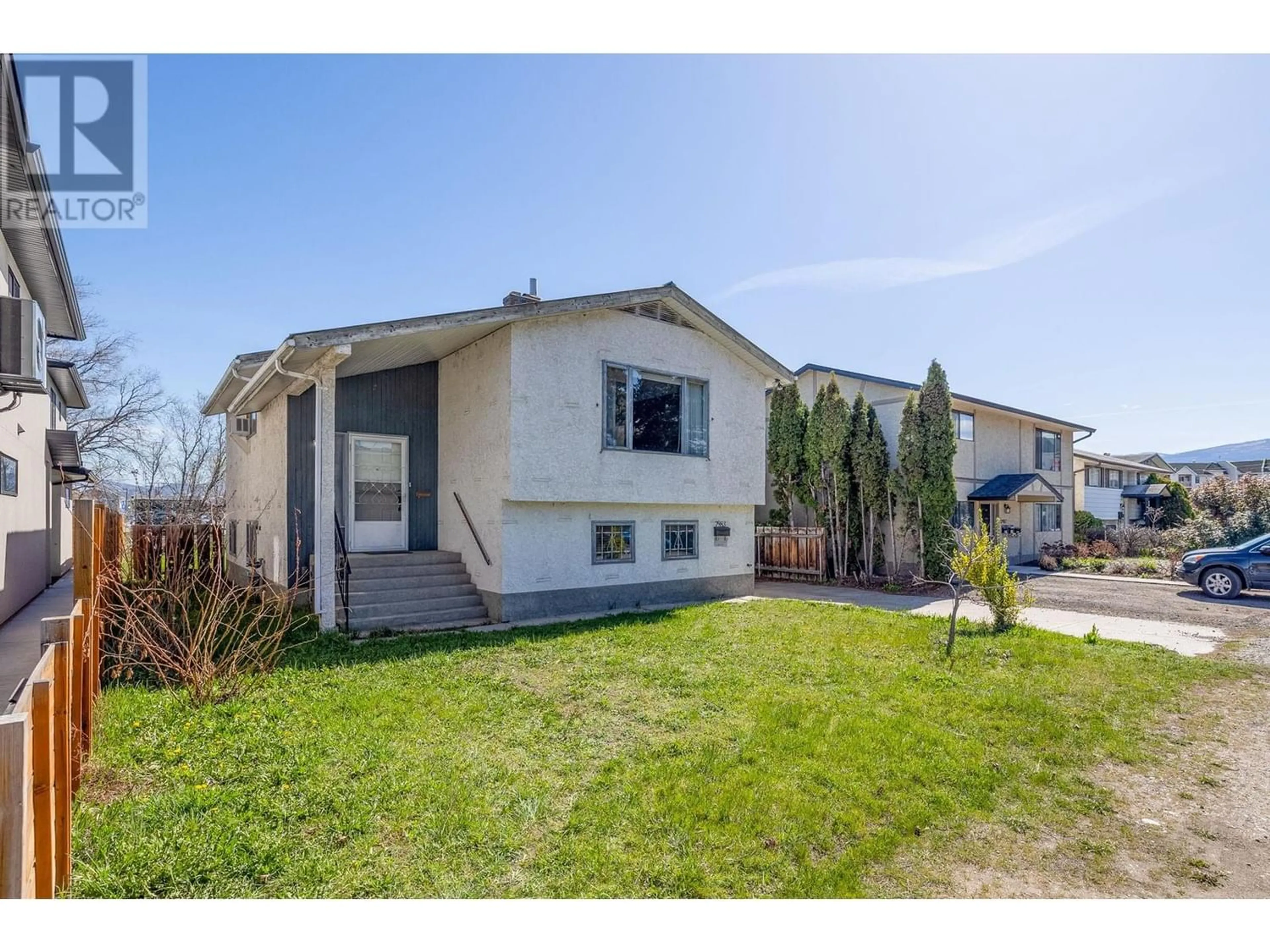 Frontside or backside of a home for 2983 Conlin Court, Kelowna British Columbia V1Y7S7