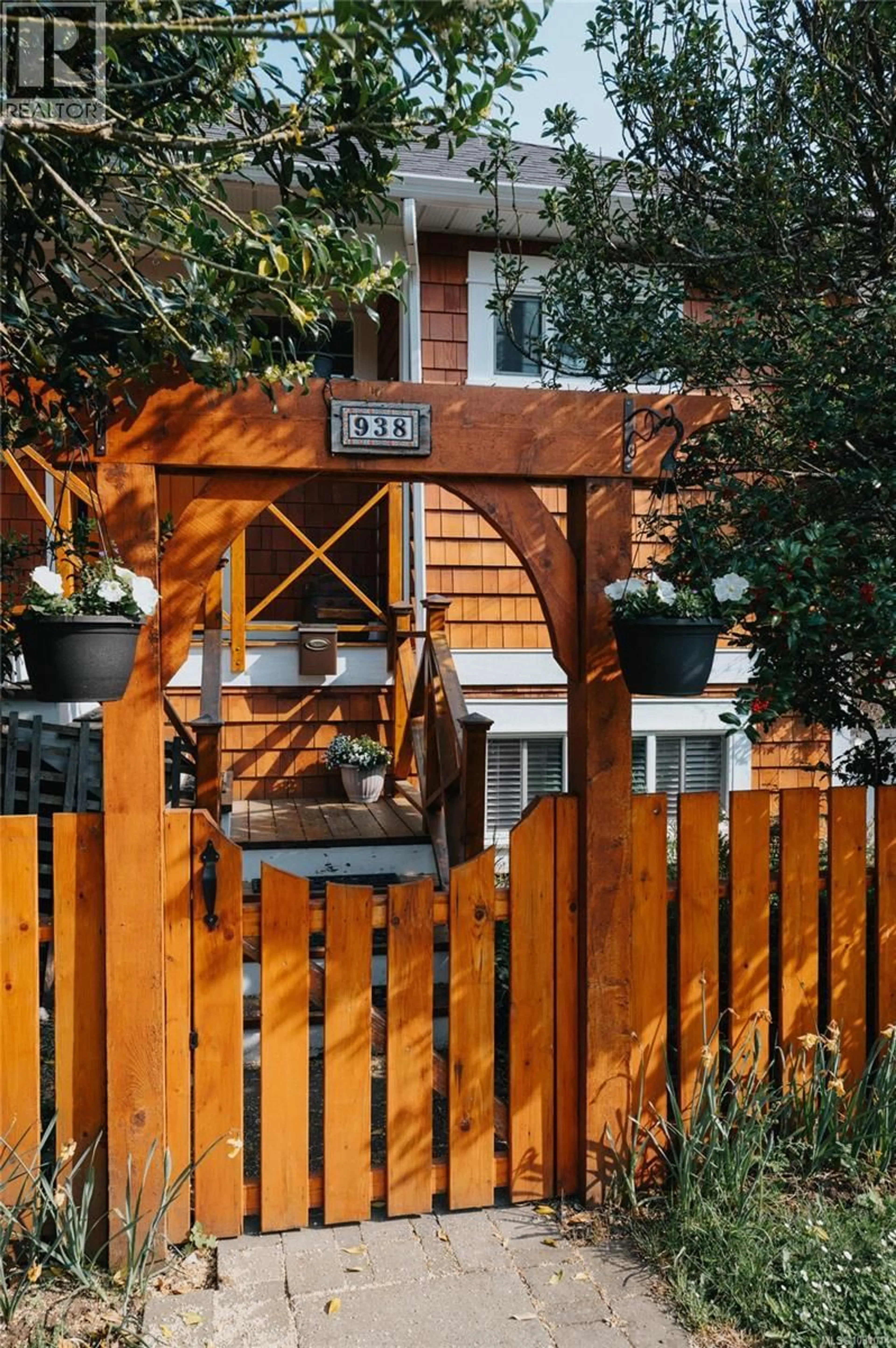 Unknown for 938 AMBASSADOR AVENUE, Saanich British Columbia V8X3N1