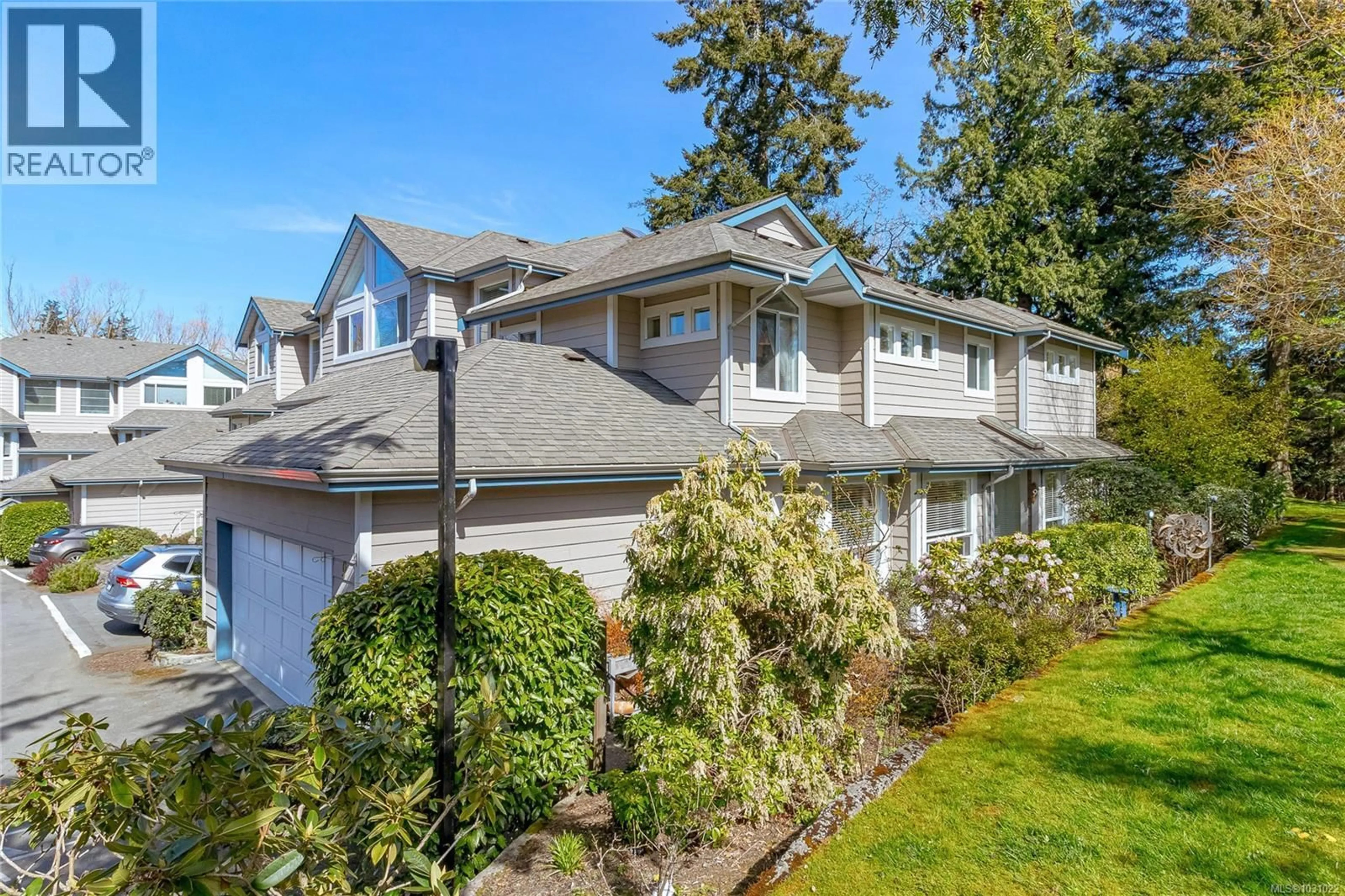 Home with vinyl exterior material, street for 9 - 4619 ELK LAKE DRIVE, Saanich British Columbia V8Z5M2