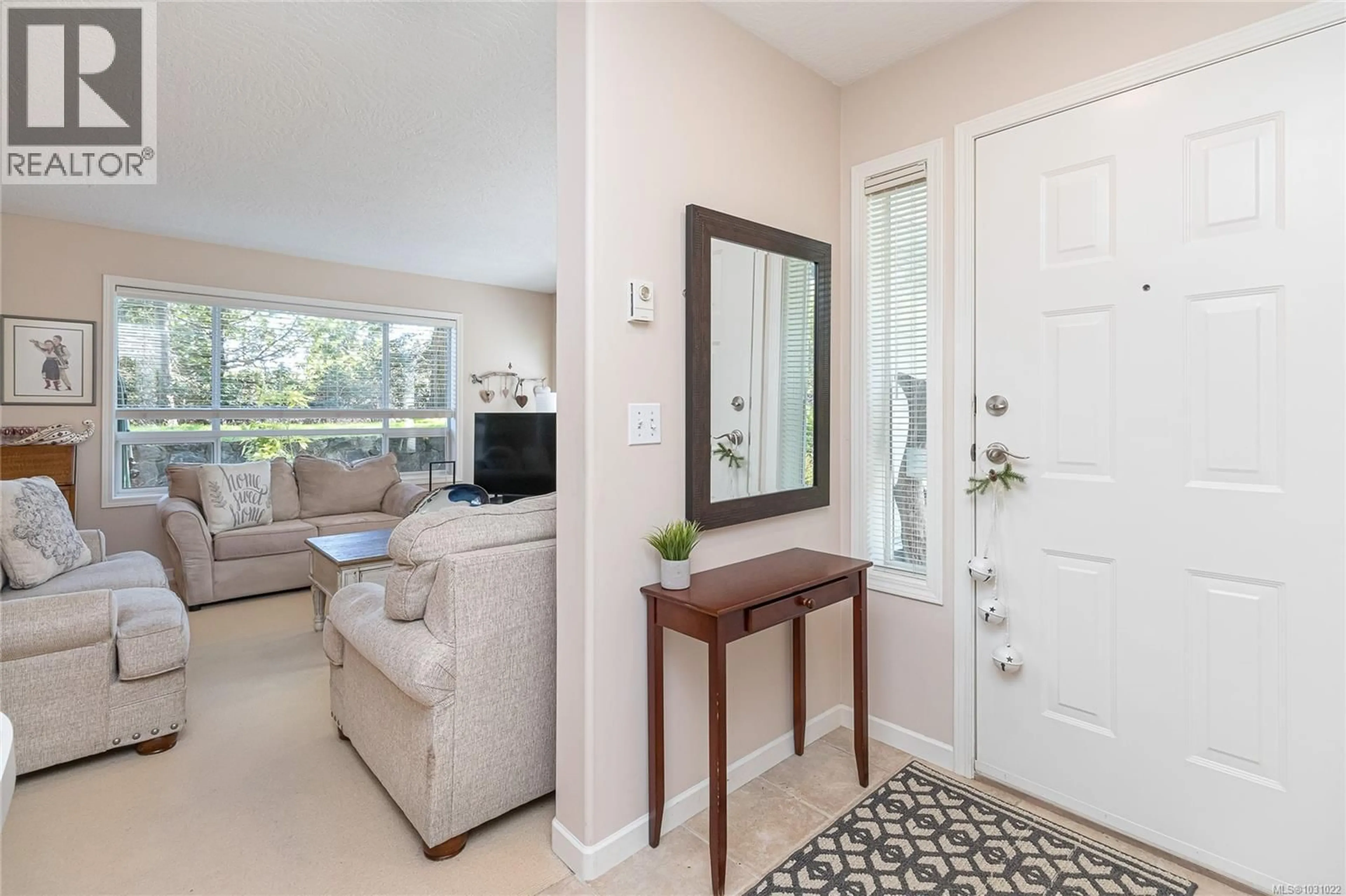 Indoor entryway for 9 - 4619 ELK LAKE DRIVE, Saanich British Columbia V8Z5M2