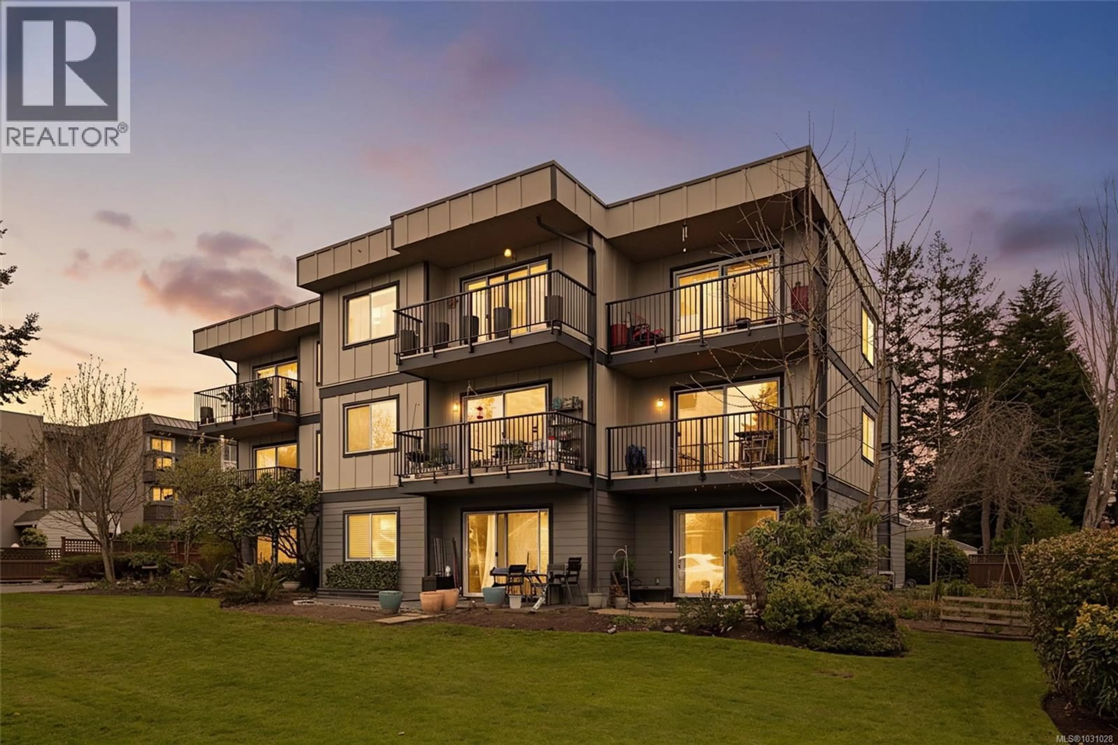 Unknown for 304 - 2427 AMHERST AVENUE, Sidney British Columbia V8L2H1