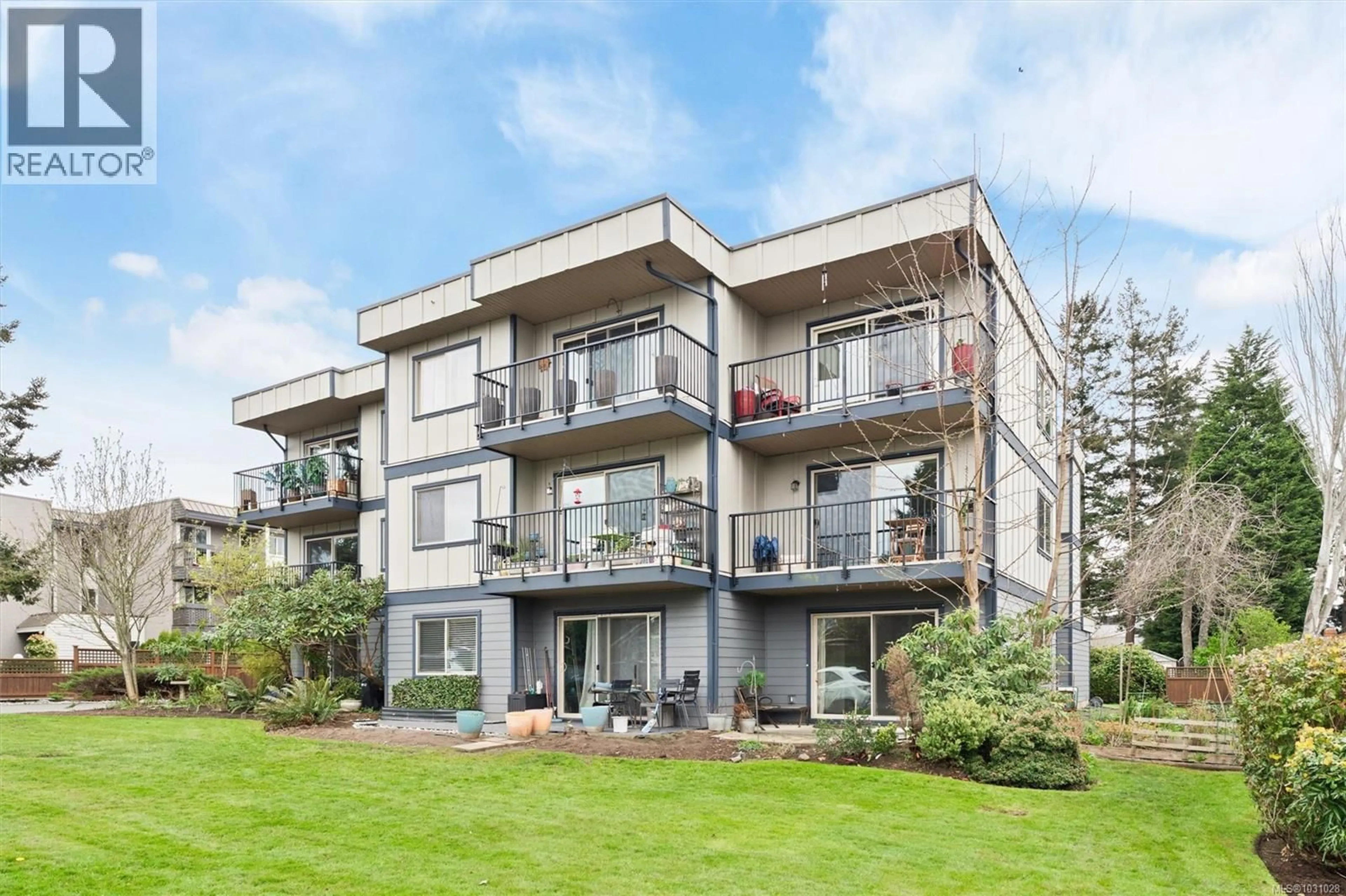 Unknown for 304 - 2427 AMHERST AVENUE, Sidney British Columbia V8L2H1