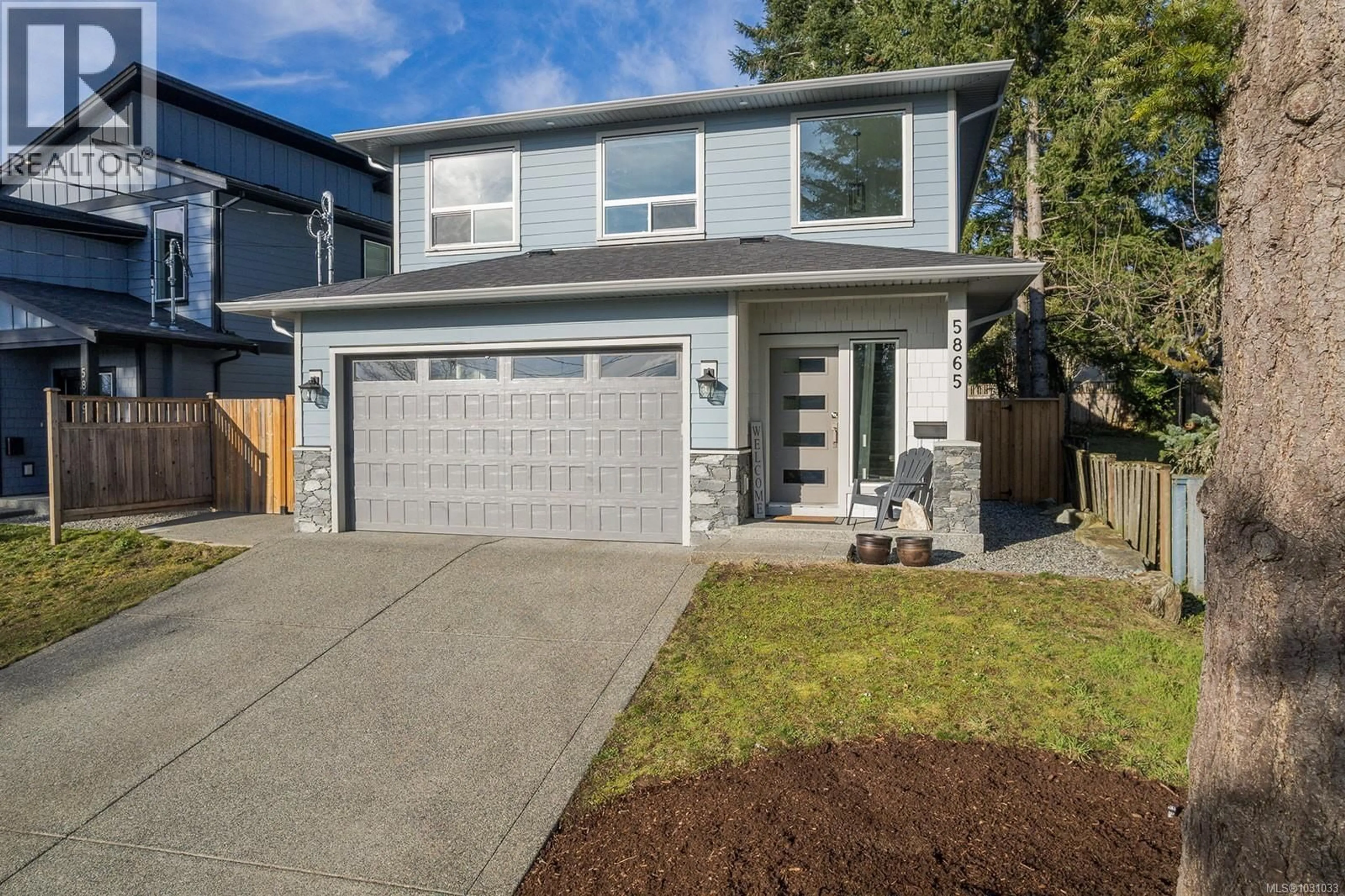 Home with vinyl exterior material, street for 5865 SYCAMORE STREET, Duncan British Columbia V9L3E3