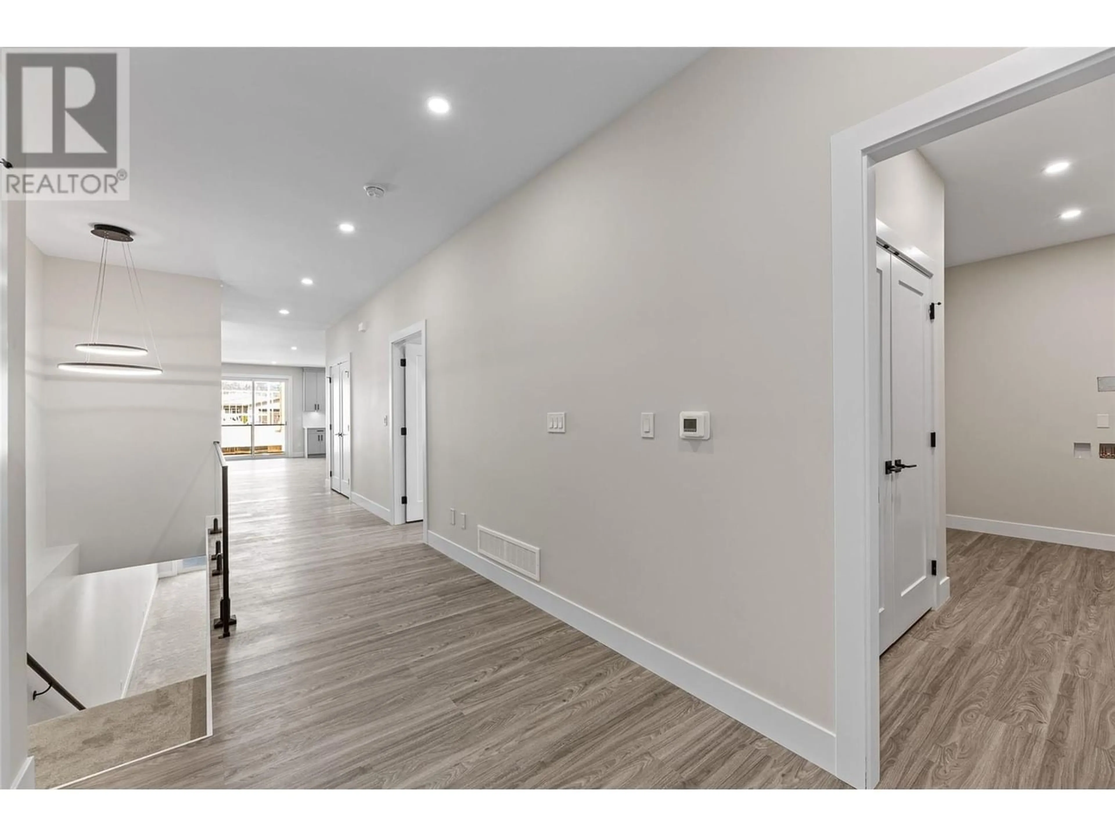 Indoor entryway for 1682 Harbour View Crescent Lot# 12, Kelowna British Columbia V1Z4E1