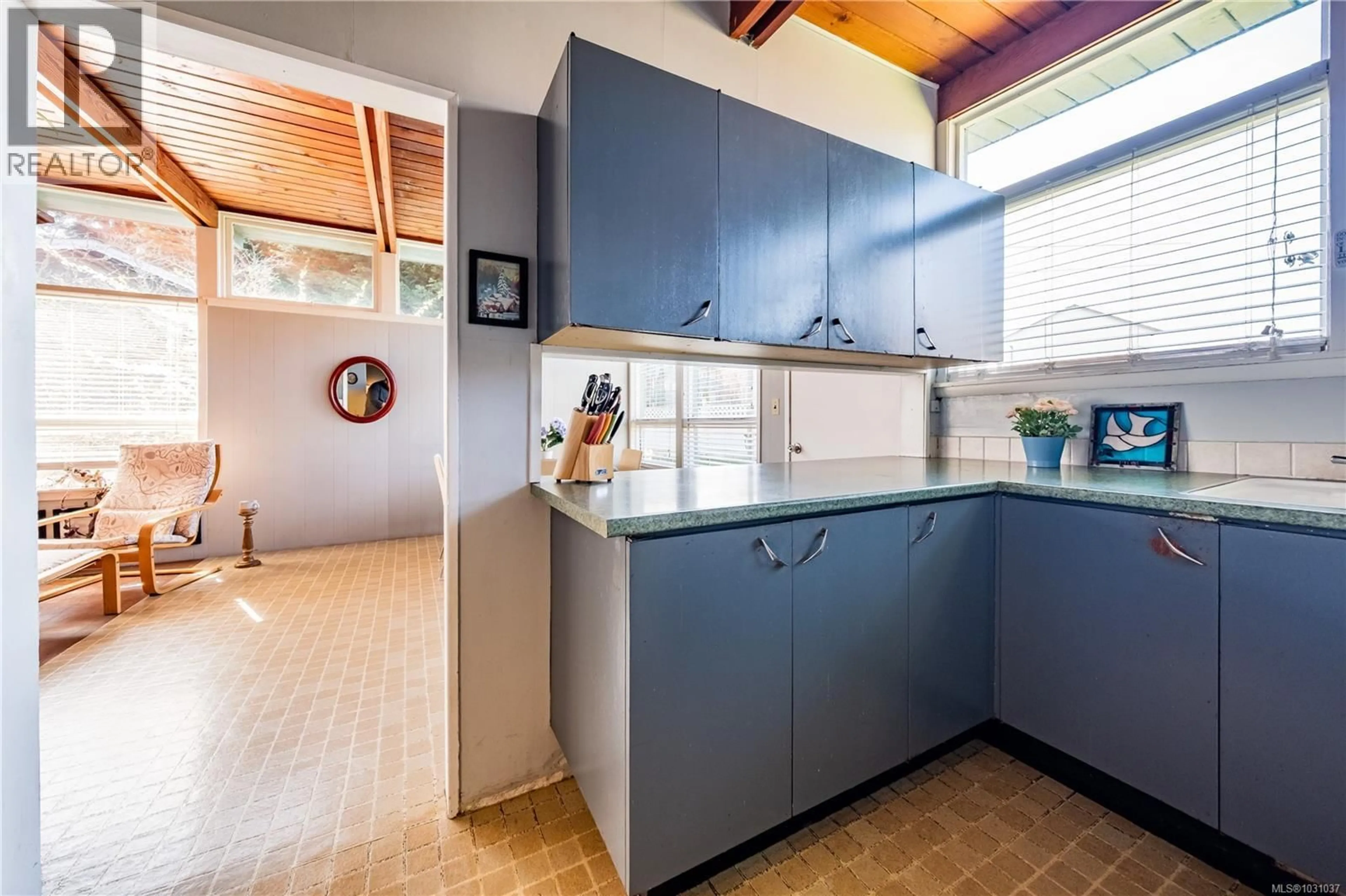 Standard kitchen, unknown for 1841 PEYTON PLACE, Nanaimo British Columbia V9S2R3