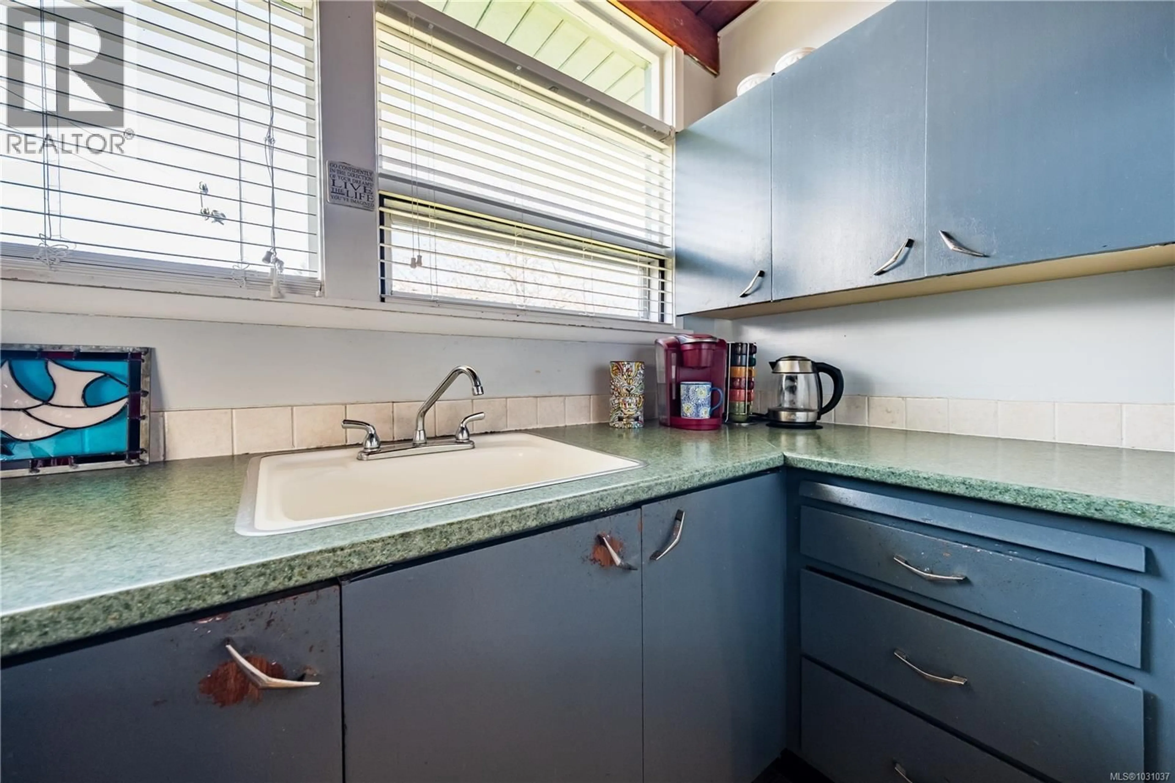 Standard kitchen, unknown for 1841 PEYTON PLACE, Nanaimo British Columbia V9S2R3