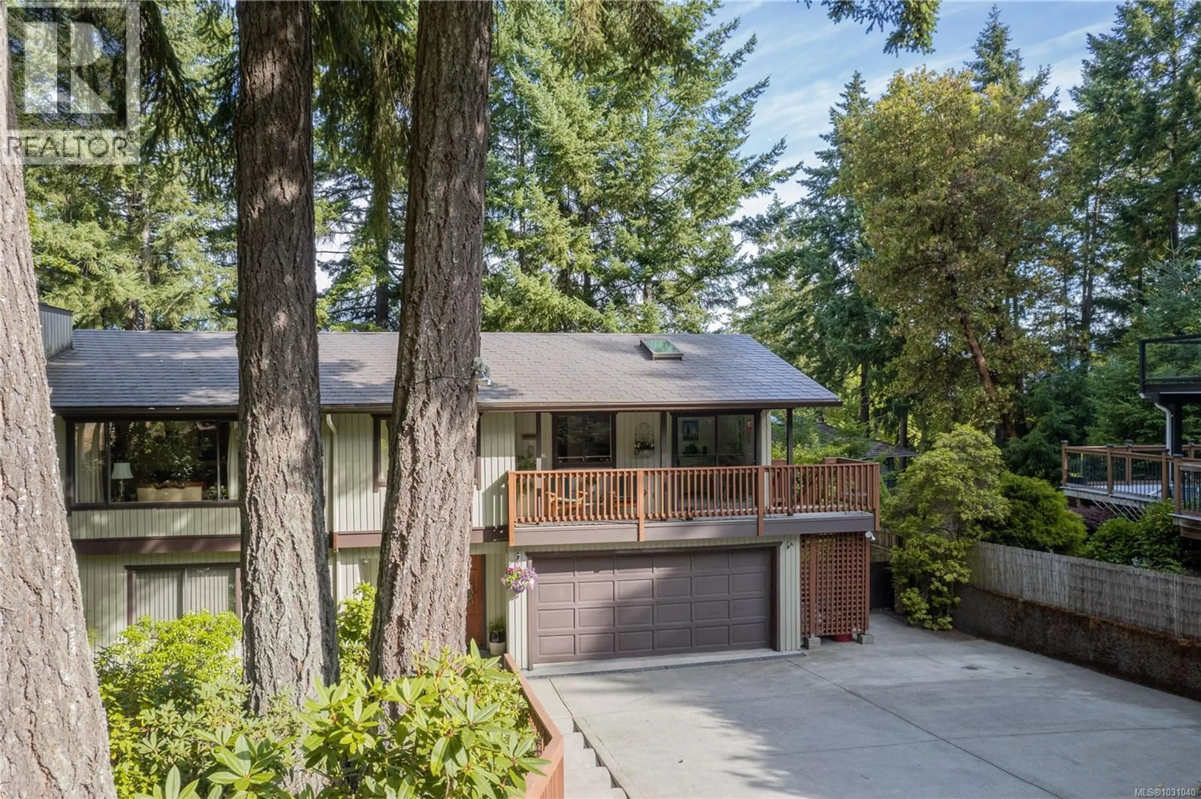 A pic from outside/outdoor area/front of a property/back of a property/a pic from drone, unknown for 1367 KINGSVIEW ROAD, Duncan British Columbia V9L5P1