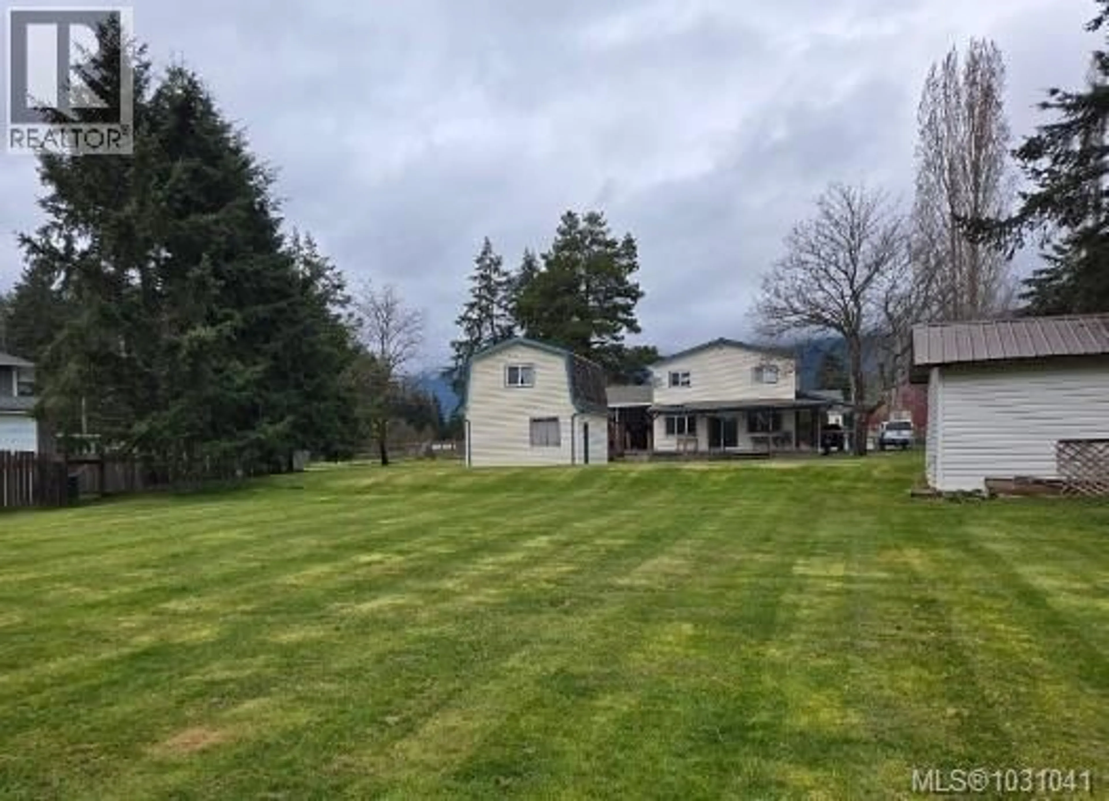 A pic from outside/outdoor area/front of a property/back of a property/a pic from drone, unknown for 6131 DRINKWATER ROAD, Port Alberni British Columbia V9Y8W6