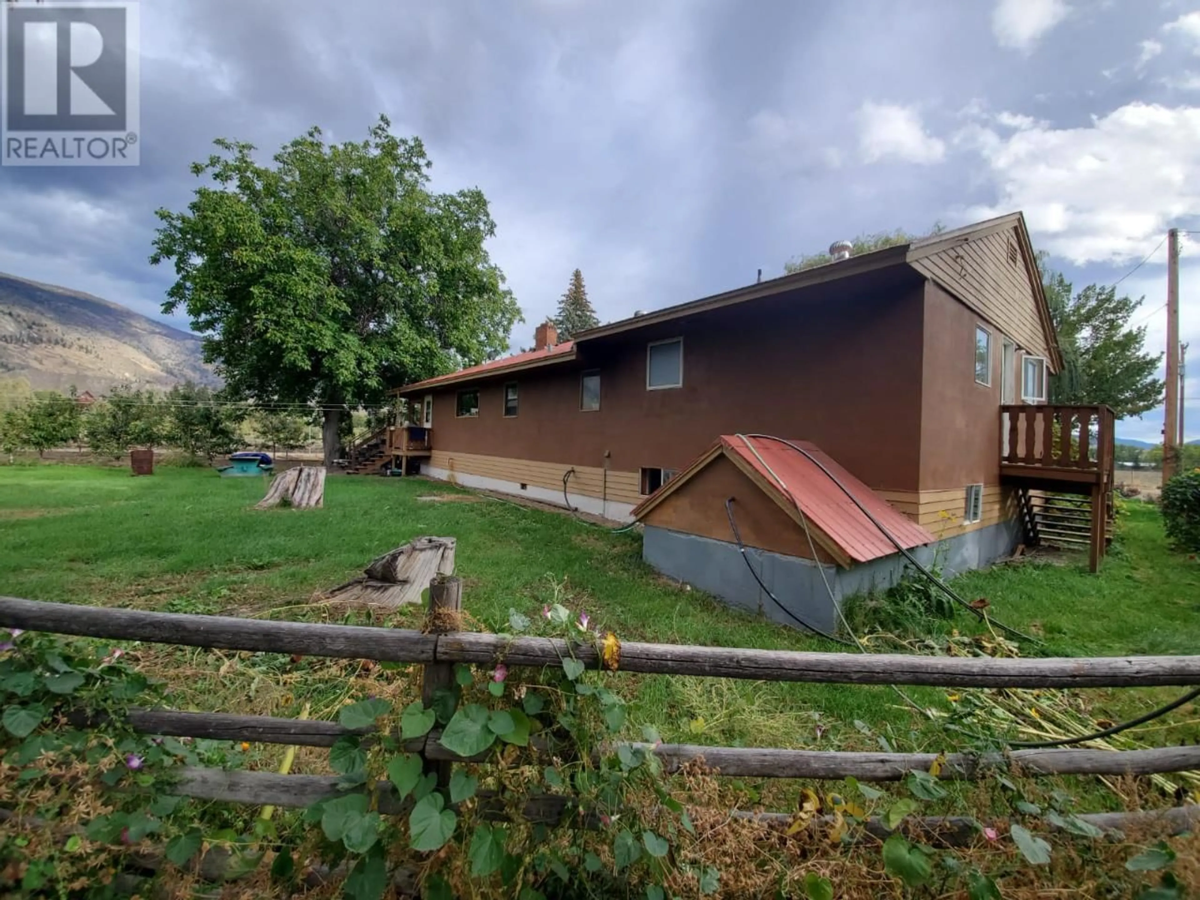 A pic from outside/outdoor area/front of a property/back of a property/a pic from drone, unknown for 166 PARK RILL ROAD, Oliver British Columbia V1H1T7