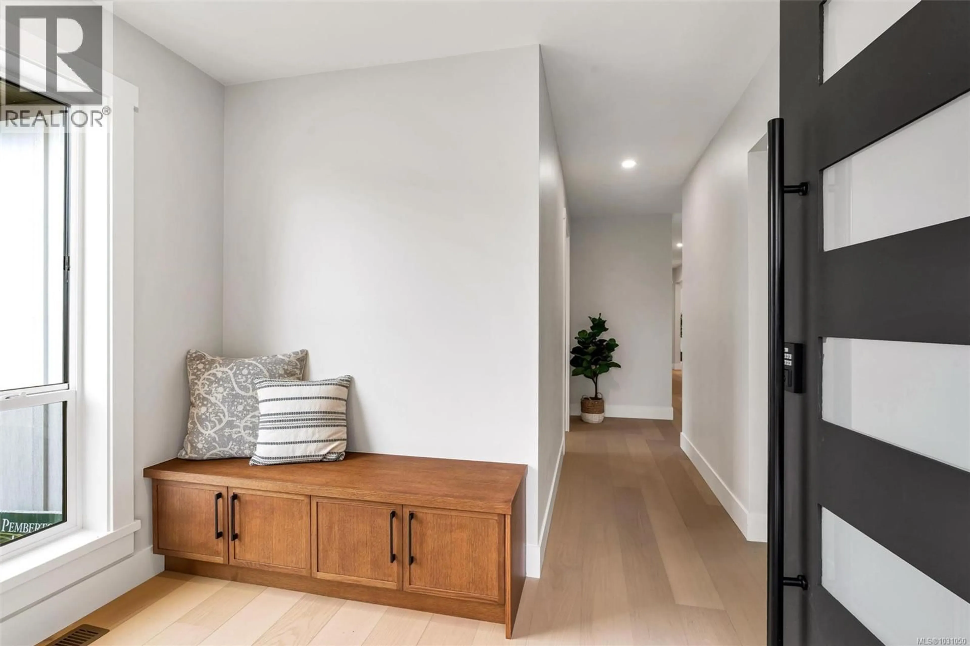 Indoor entryway for 2297 COVINGTON PLACE, Saanich British Columbia V8N5R1