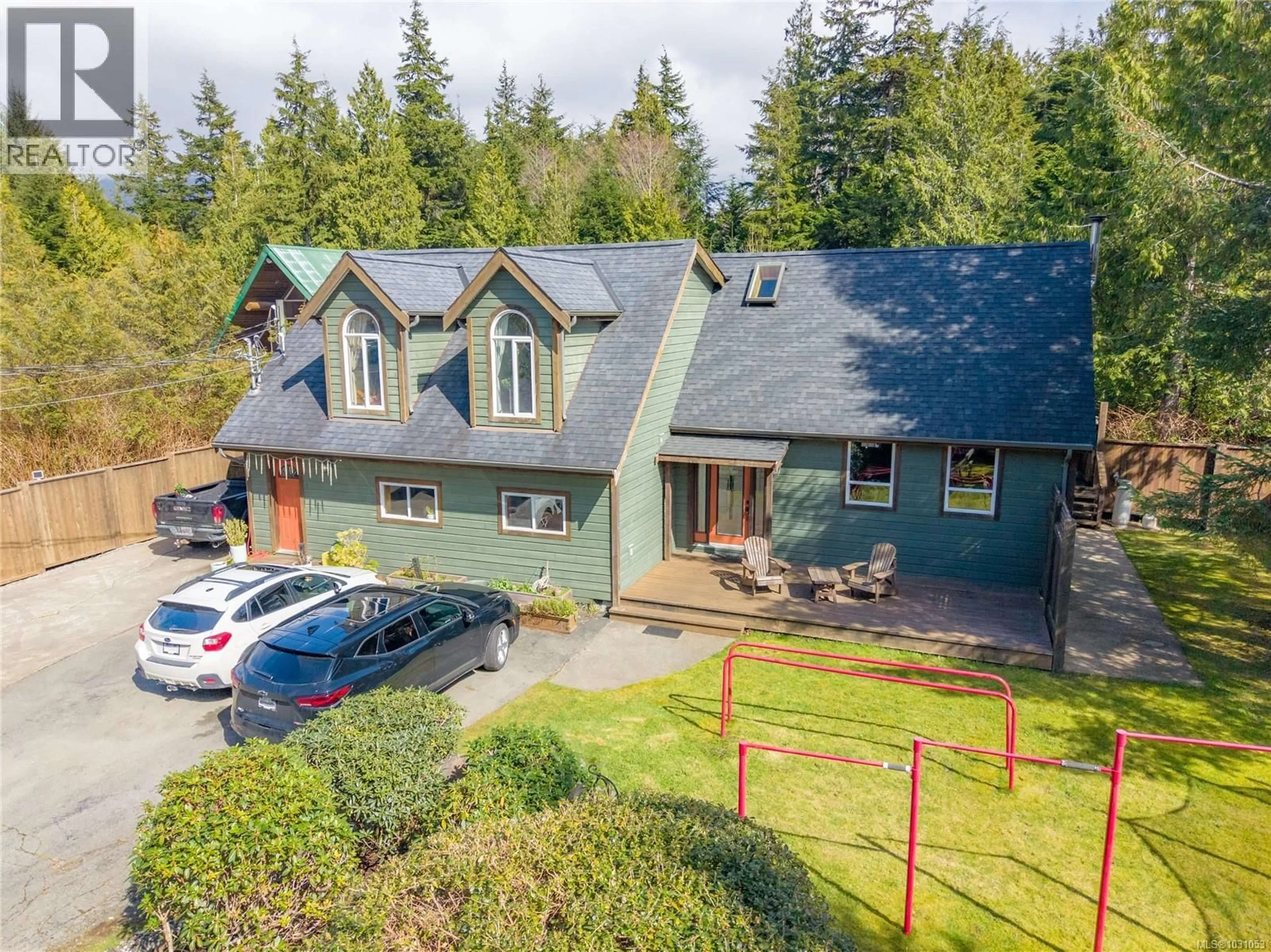 A pic from outside/outdoor area/front of a property/back of a property/a pic from drone, unknown for 1108 ABRAHAM DRIVE, Tofino British Columbia V0R2Z0
