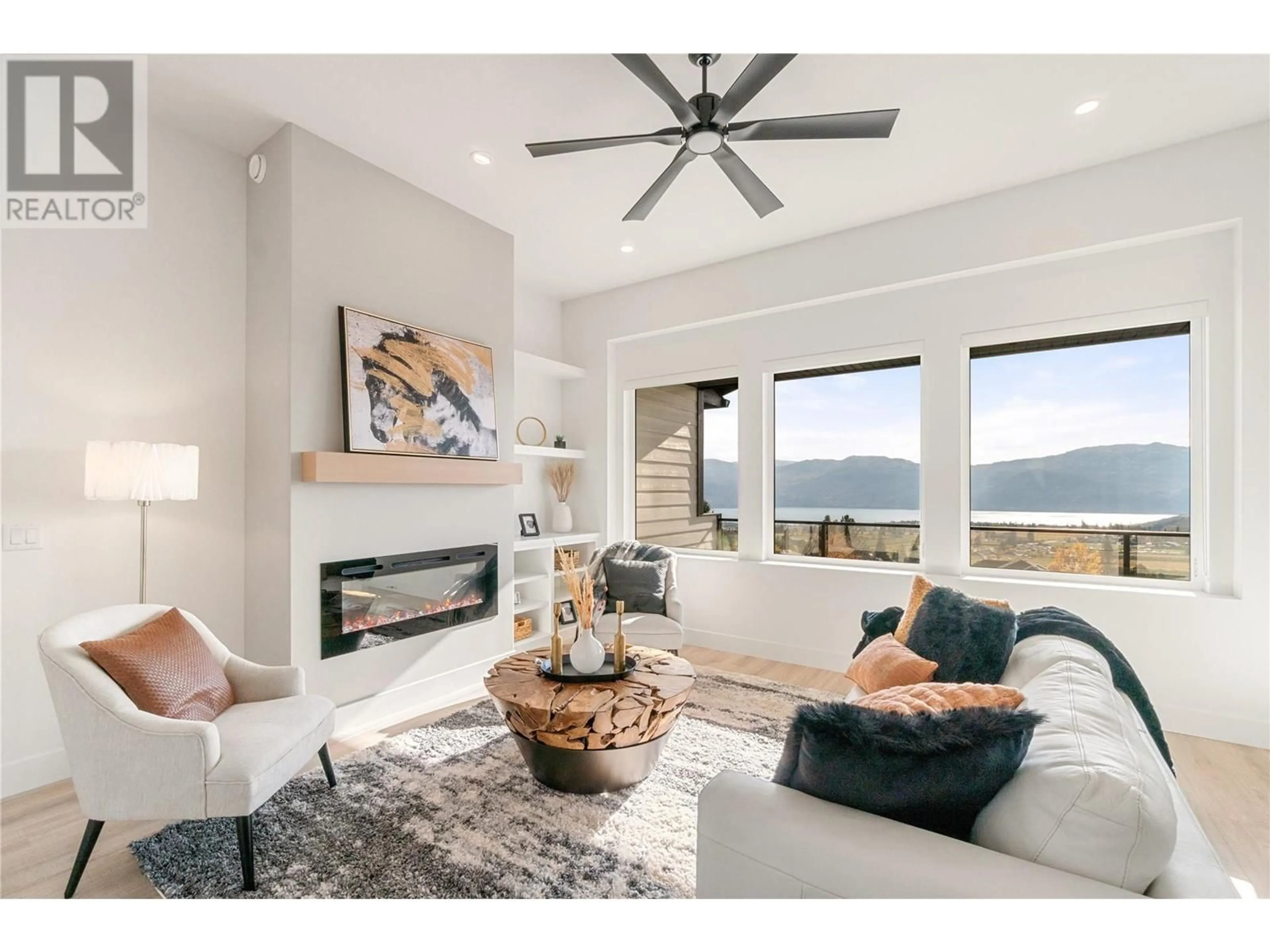 Living room for 2827 Copper Ridge Drive, West Kelowna British Columbia V4T0E7