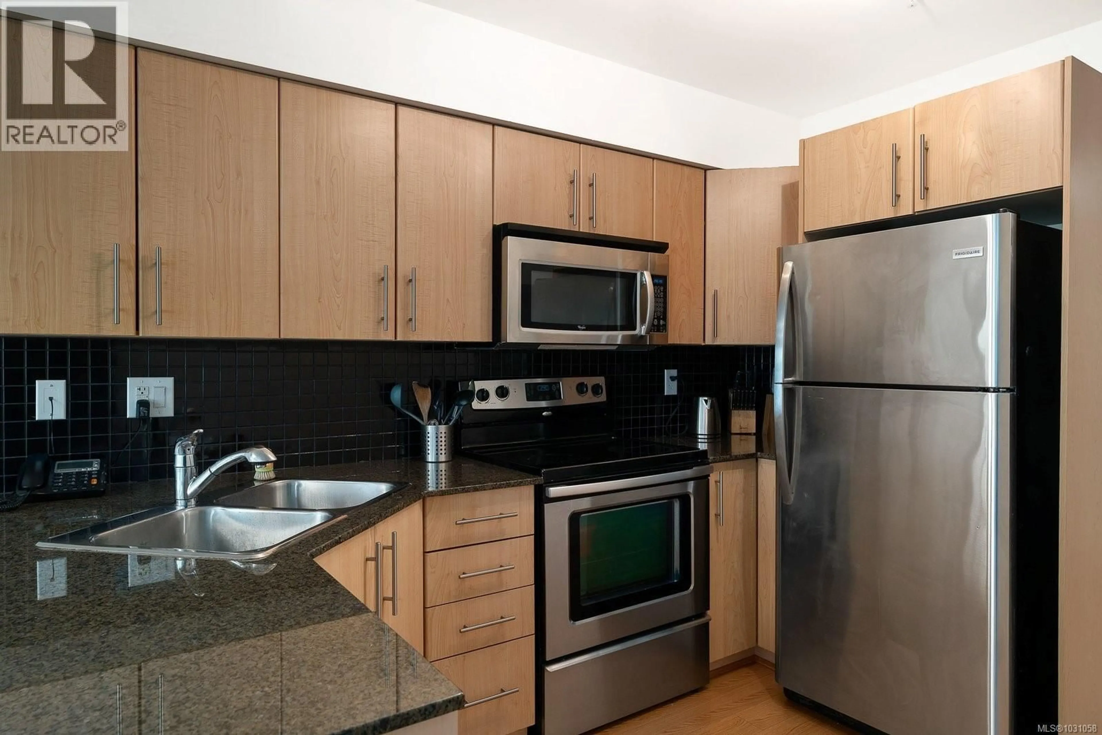 Standard kitchen, unknown for 204 - 1405 ESQUIMALT ROAD, Esquimalt British Columbia V9A0A4