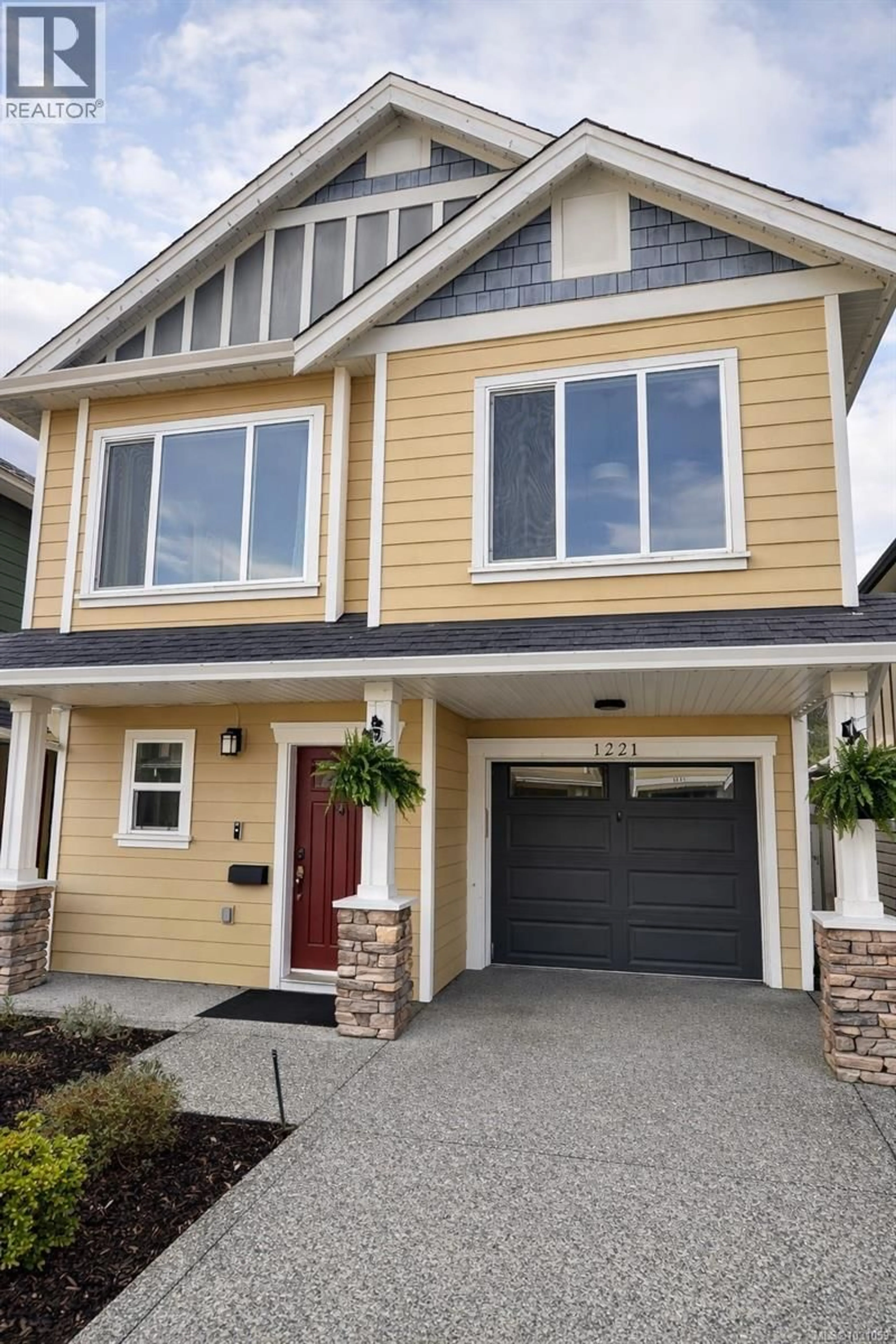Home with vinyl exterior material, street for 1221 PARKDALE CREEK GARDENS, Langford British Columbia V9B4G9