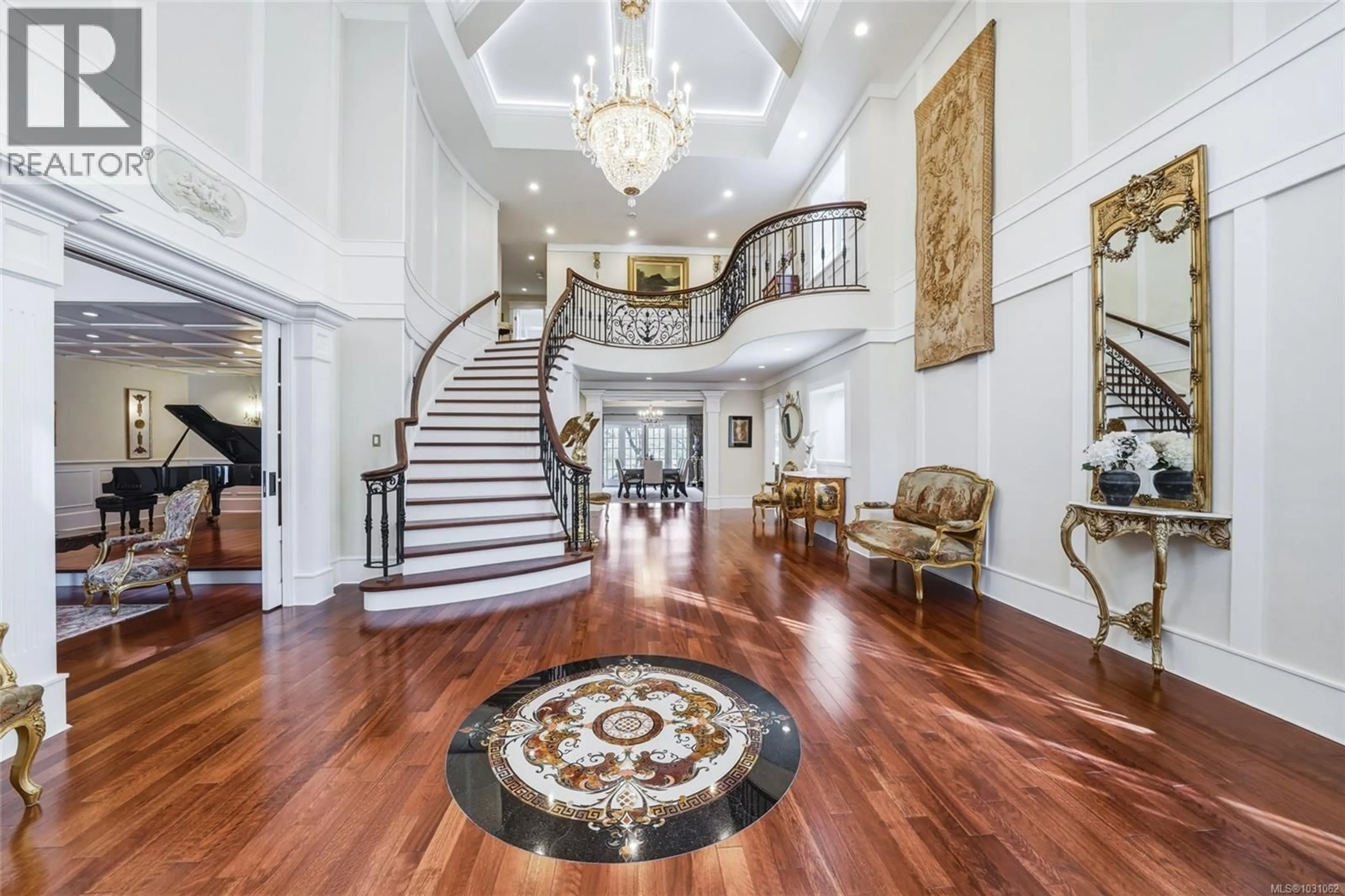 Indoor foyer for 1708 WOODSEND DRIVE, Saanich British Columbia V9E1H7