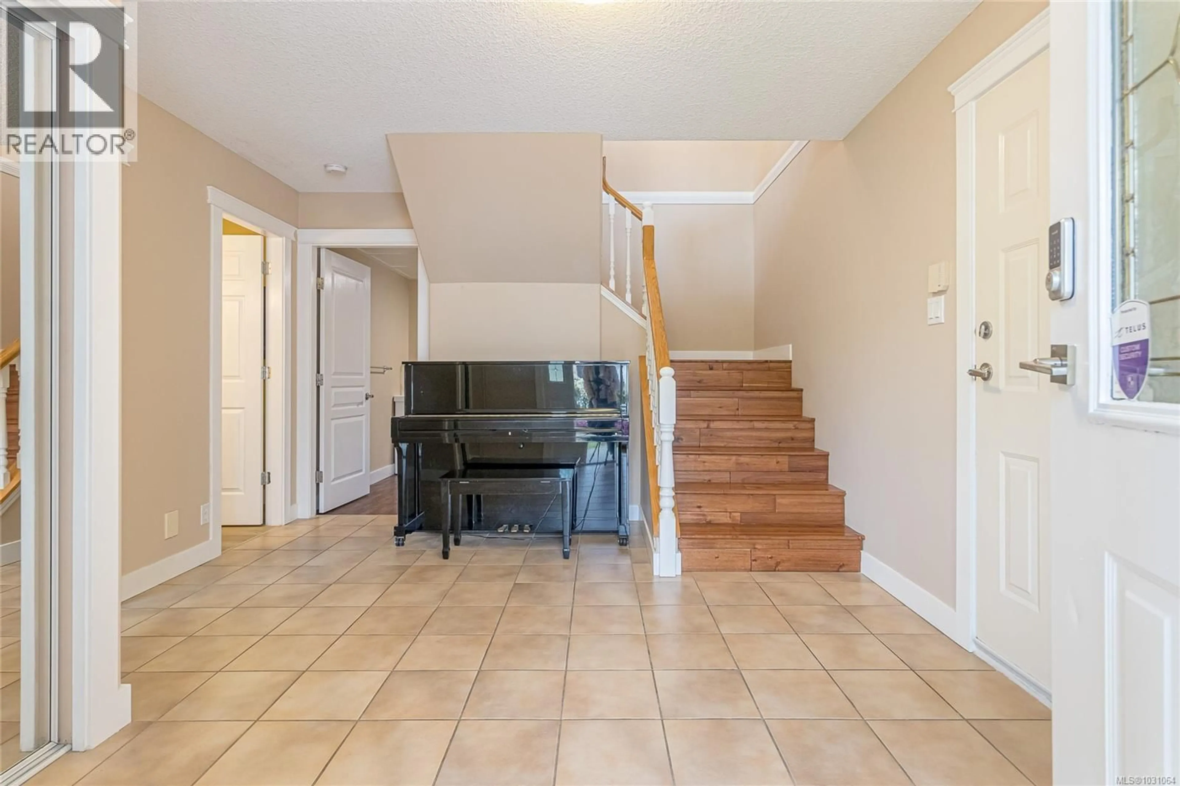 Indoor entryway for 6375 LASALLE ROAD, Nanaimo British Columbia V9V1N6