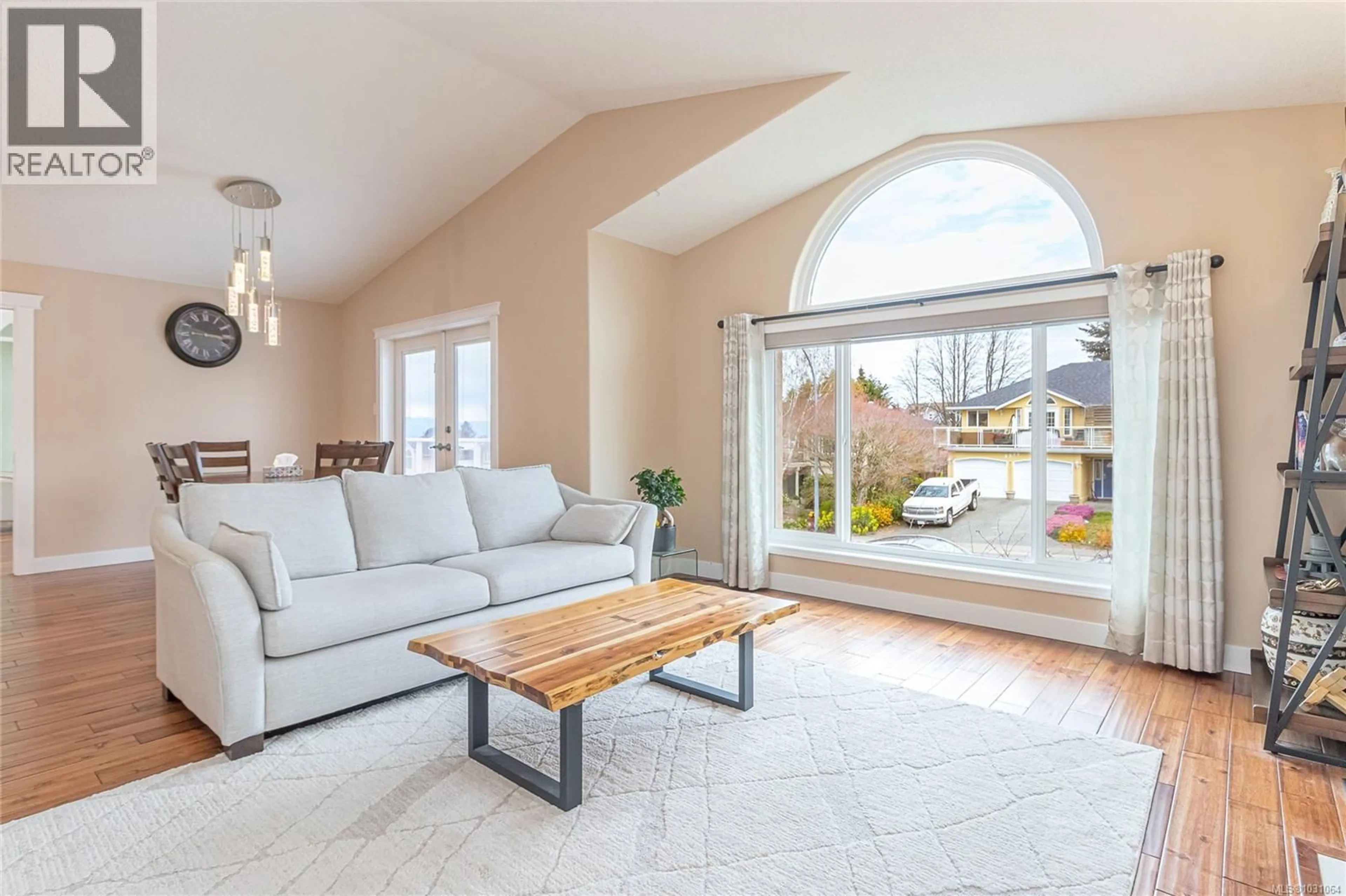 Living room with furniture, unknown for 6375 LASALLE ROAD, Nanaimo British Columbia V9V1N6