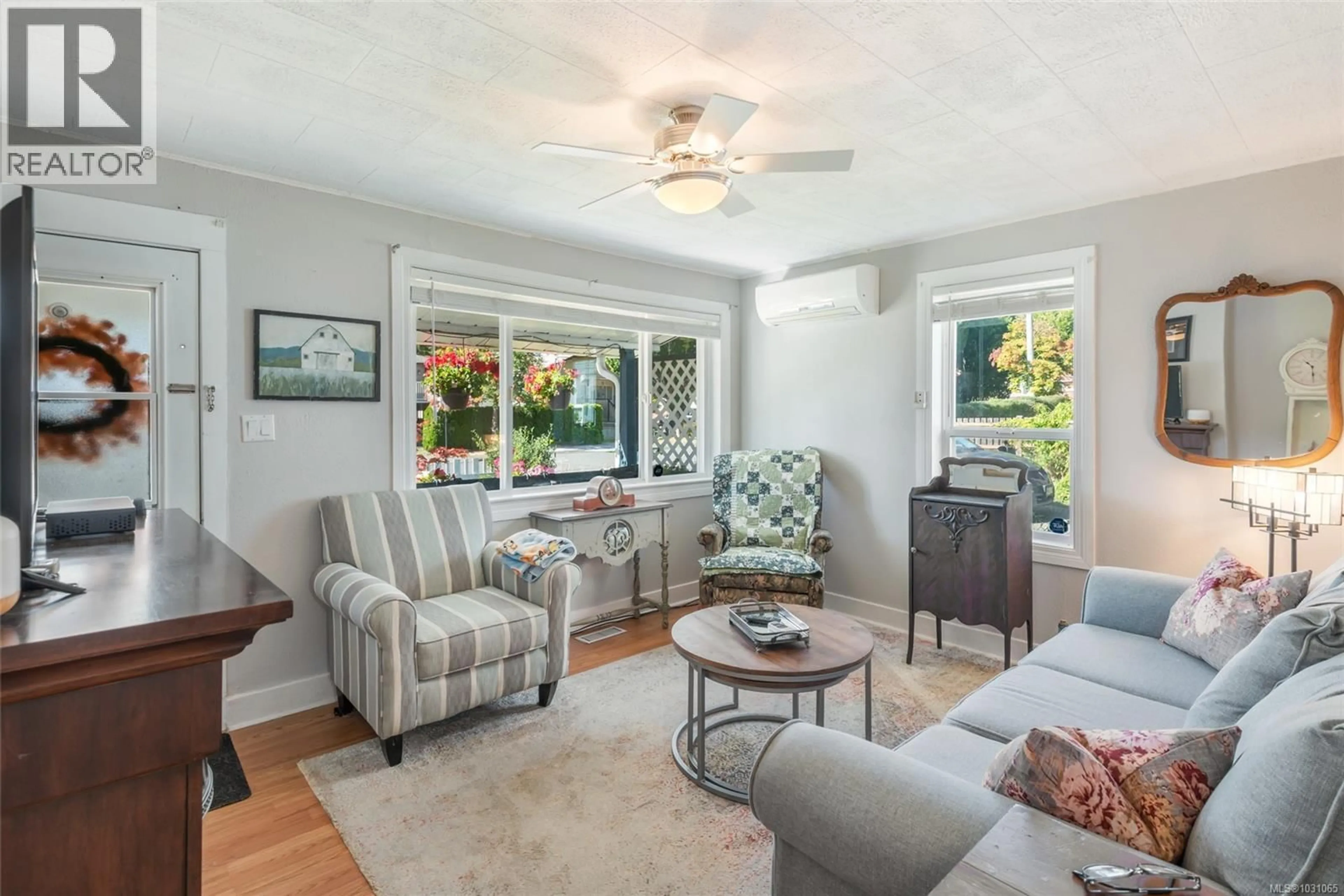 Living room with furniture, unknown for 4955 ELIZABETH STREET, Port Alberni British Columbia V9Y6M4