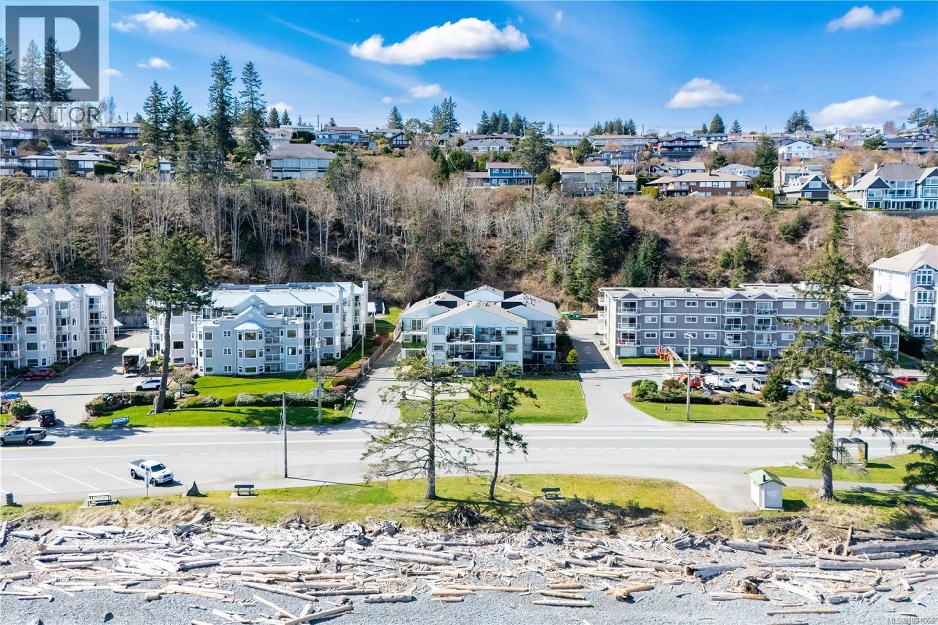 A pic from outside/outdoor area/front of a property/back of a property/a pic from drone, water/lake/river/ocean view for 310 - 622 ISLAND HIGHWAY SOUTH, Campbell River British Columbia V9W1A6