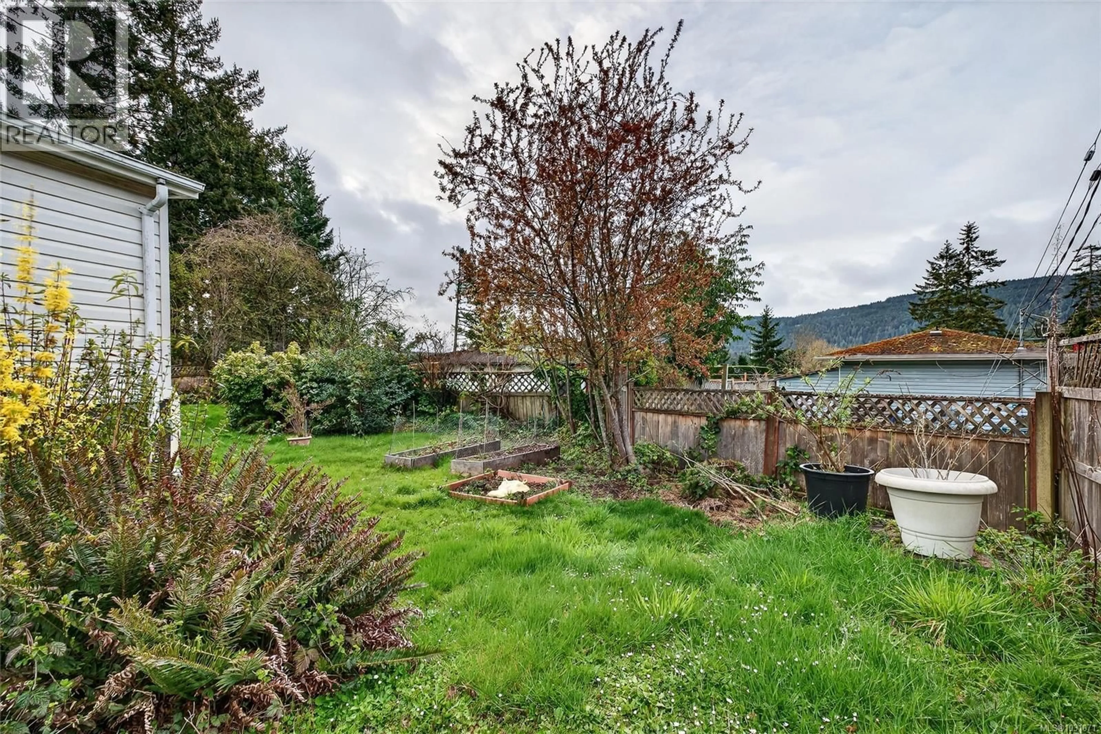 Patio, water/lake/river/ocean view for 2008 - 135 BRINKWORTHY ROAD, Salt Spring British Columbia V8K1S2