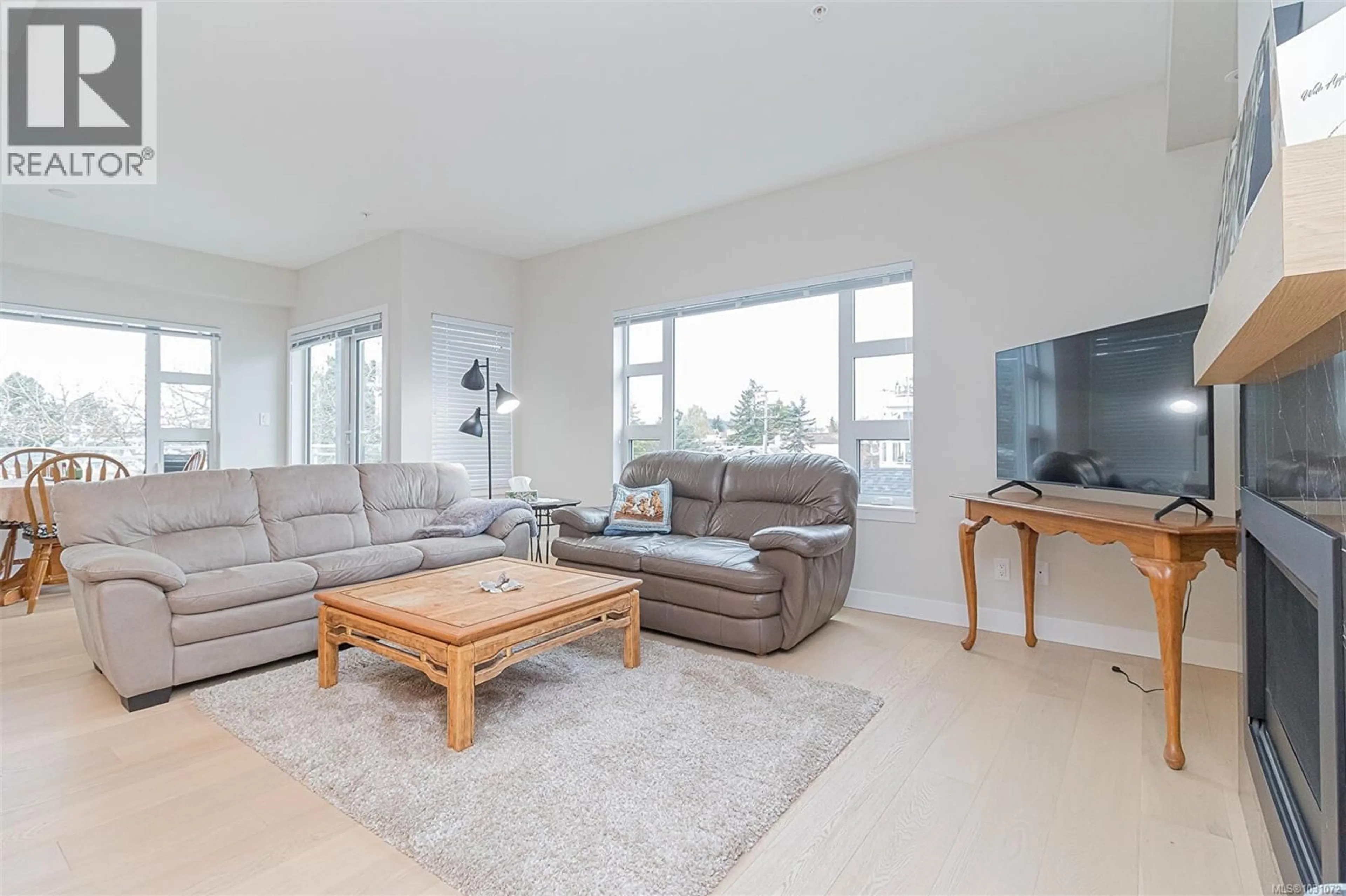 Living room with furniture, unknown for 308 - 9861 THIRD STREET, Sidney British Columbia V8L3A8