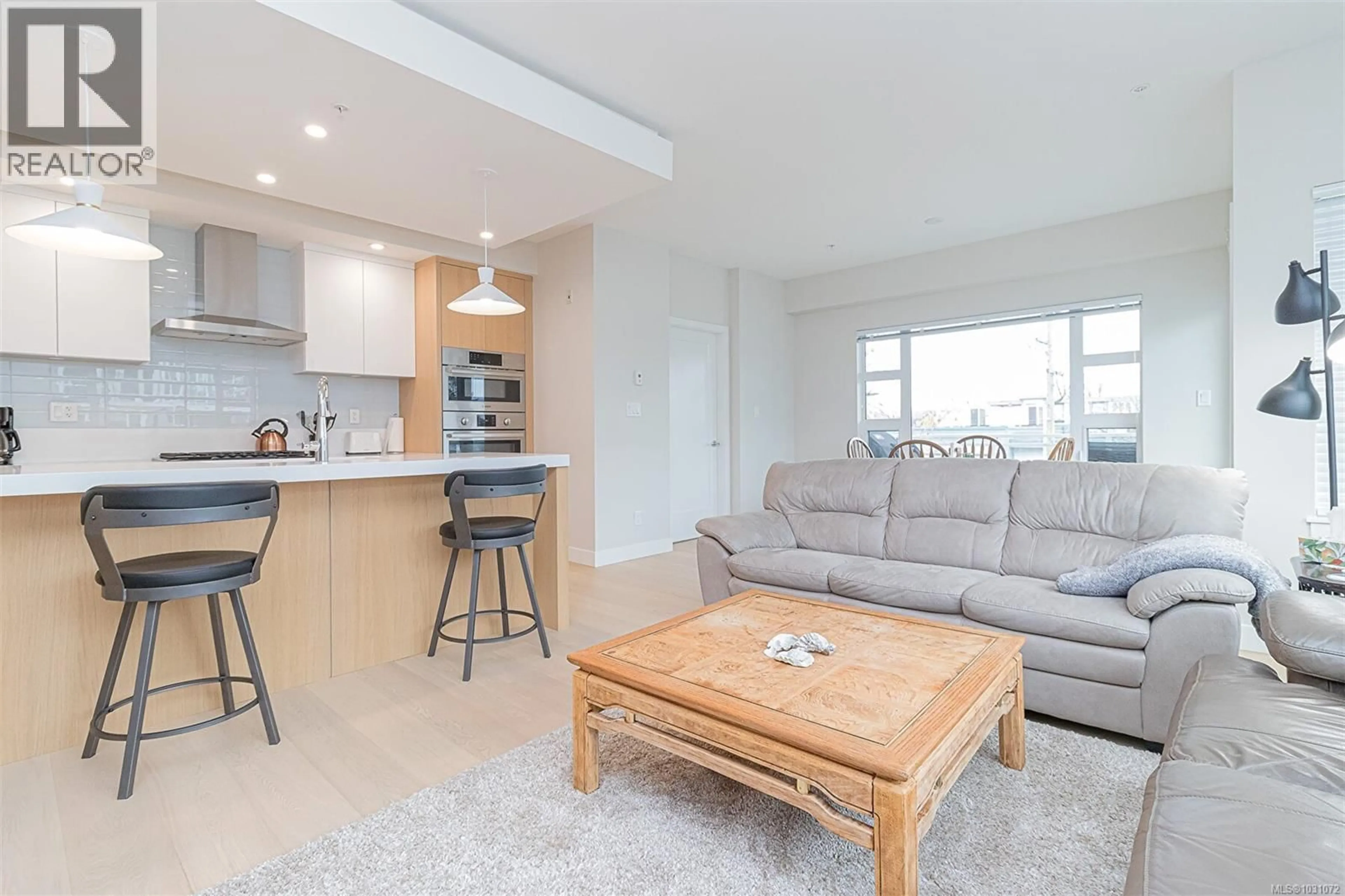 Living room with furniture, unknown for 308 - 9861 THIRD STREET, Sidney British Columbia V8L3A8