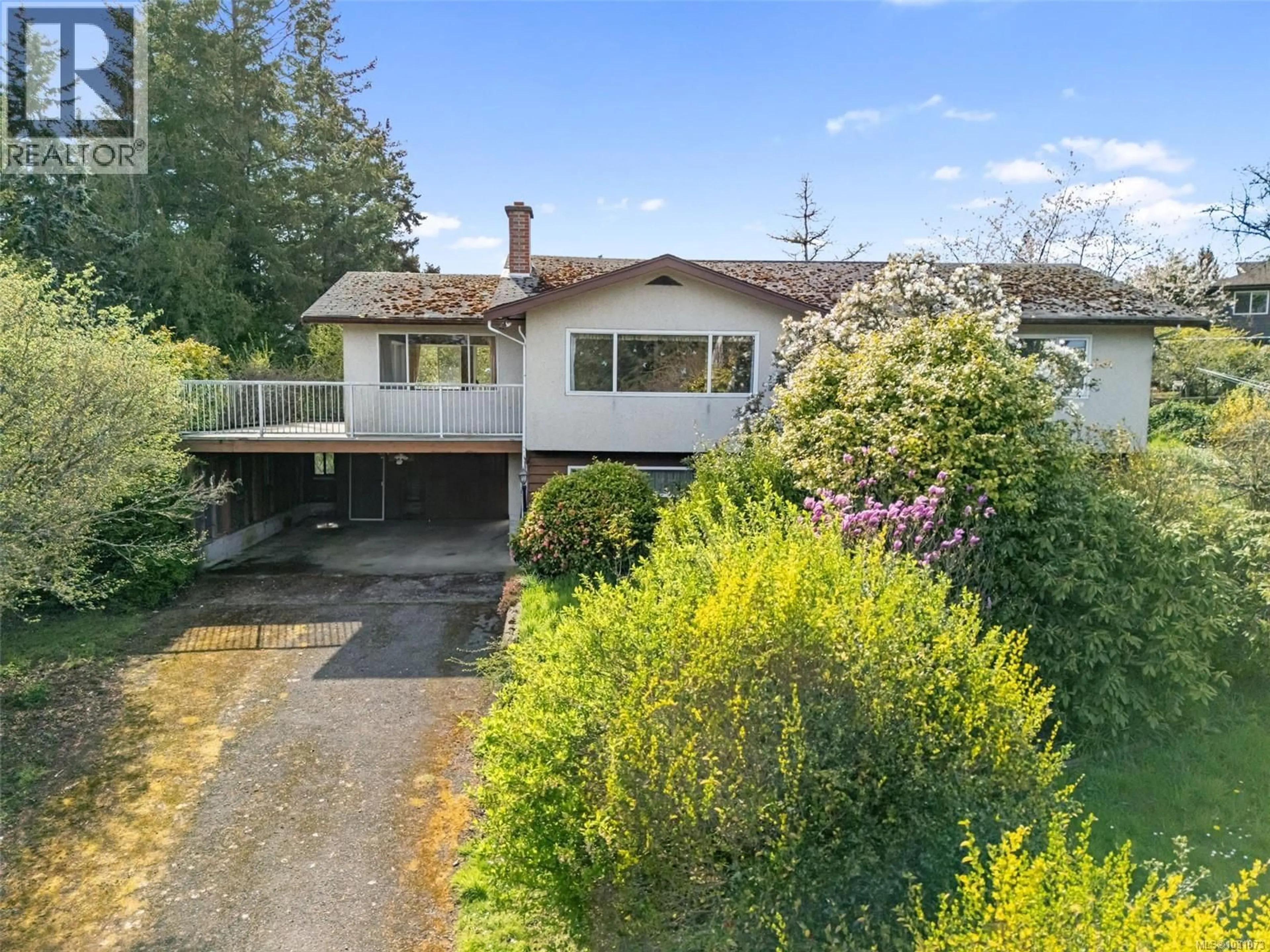 A pic from outside/outdoor area/front of a property/back of a property/a pic from drone, street for 2133 PANAVIEW HEIGHTS, Central Saanich British Columbia V8M1M2
