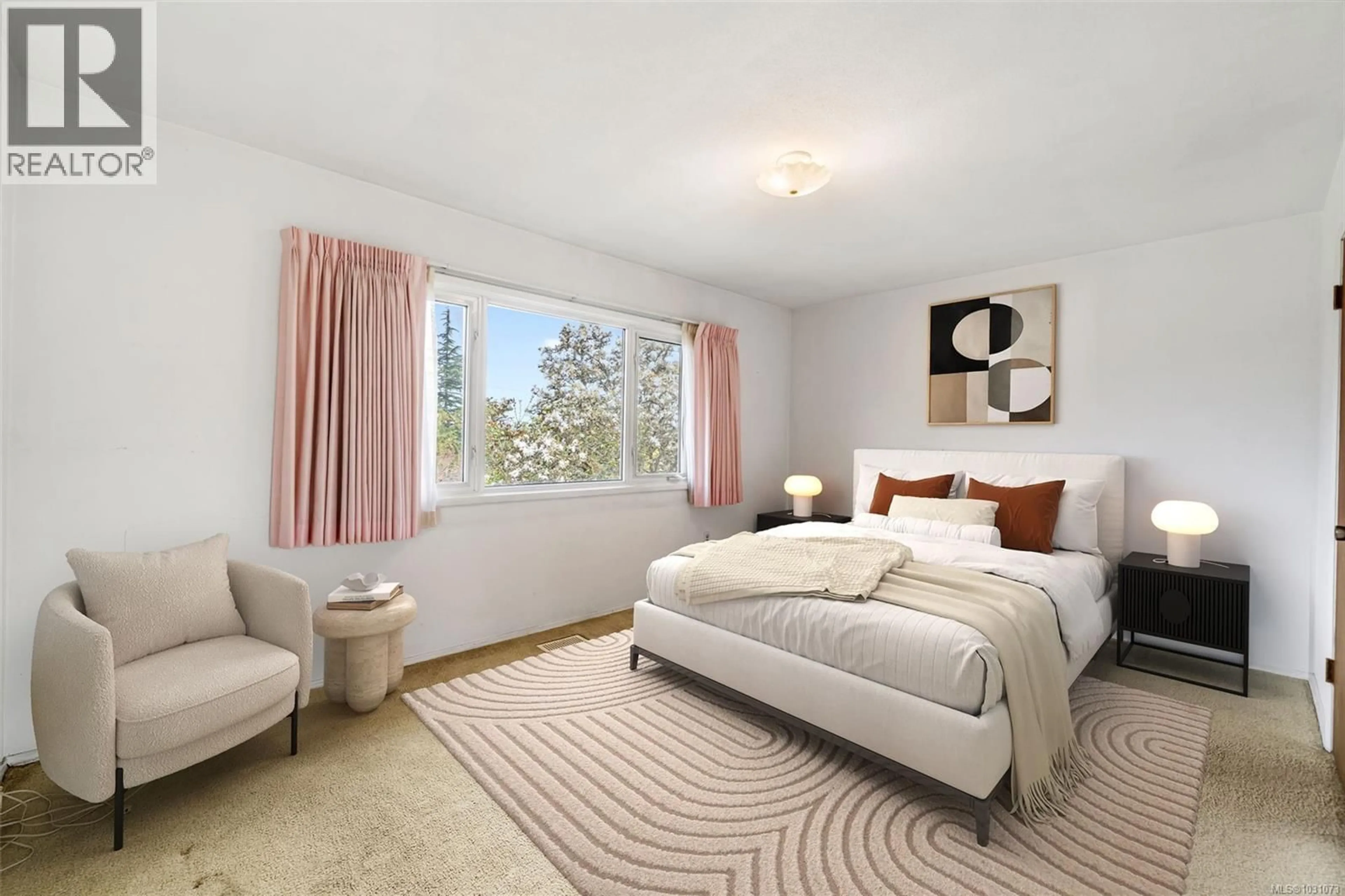 Bedroom with bed, carpet floor for 2133 PANAVIEW HEIGHTS, Central Saanich British Columbia V8M1M2