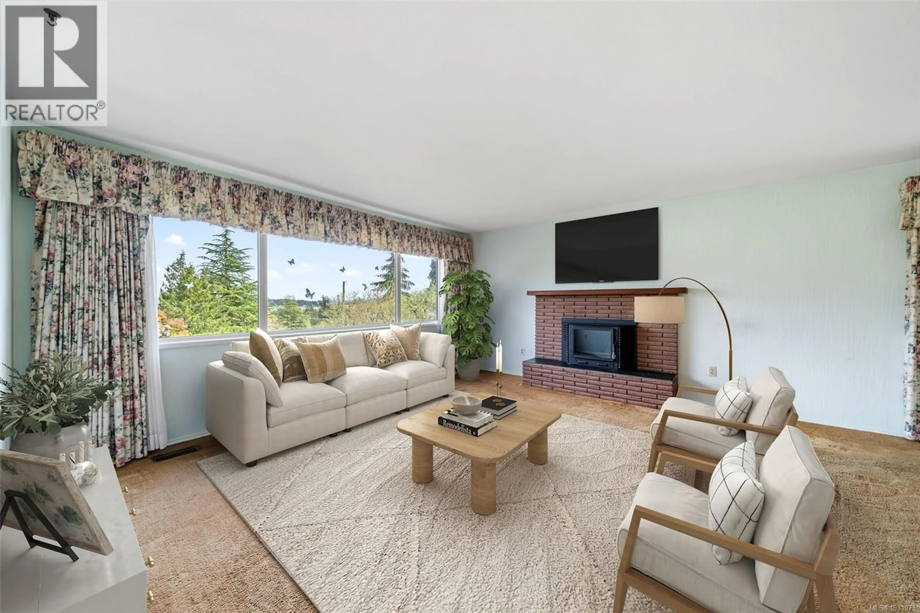 Living room with furniture, unknown for 2133 PANAVIEW HEIGHTS, Central Saanich British Columbia V8M1M2