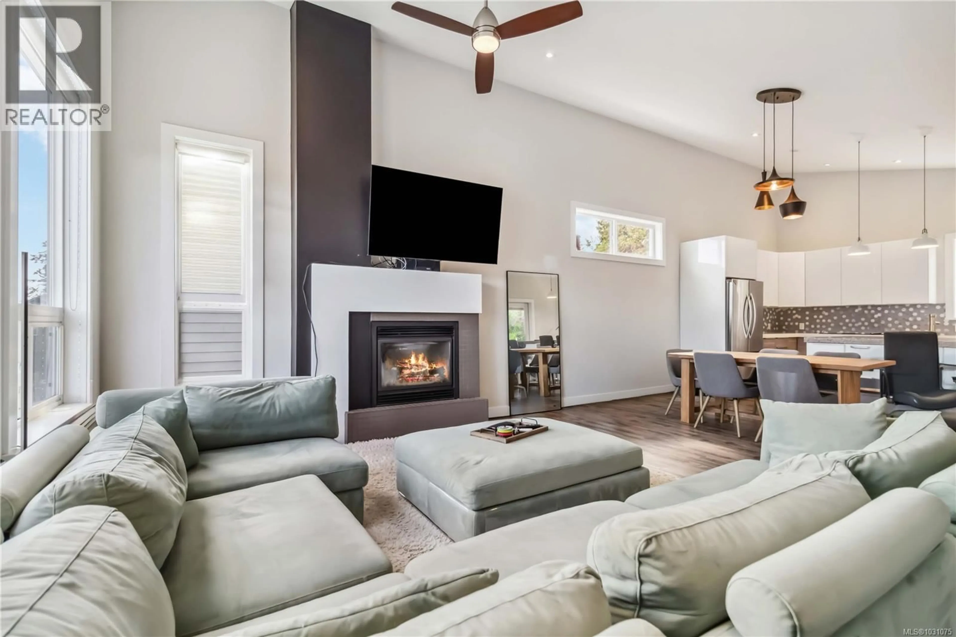 Living room with furniture, unknown for 936 AQUA COURT, Langford British Columbia V9B0N3