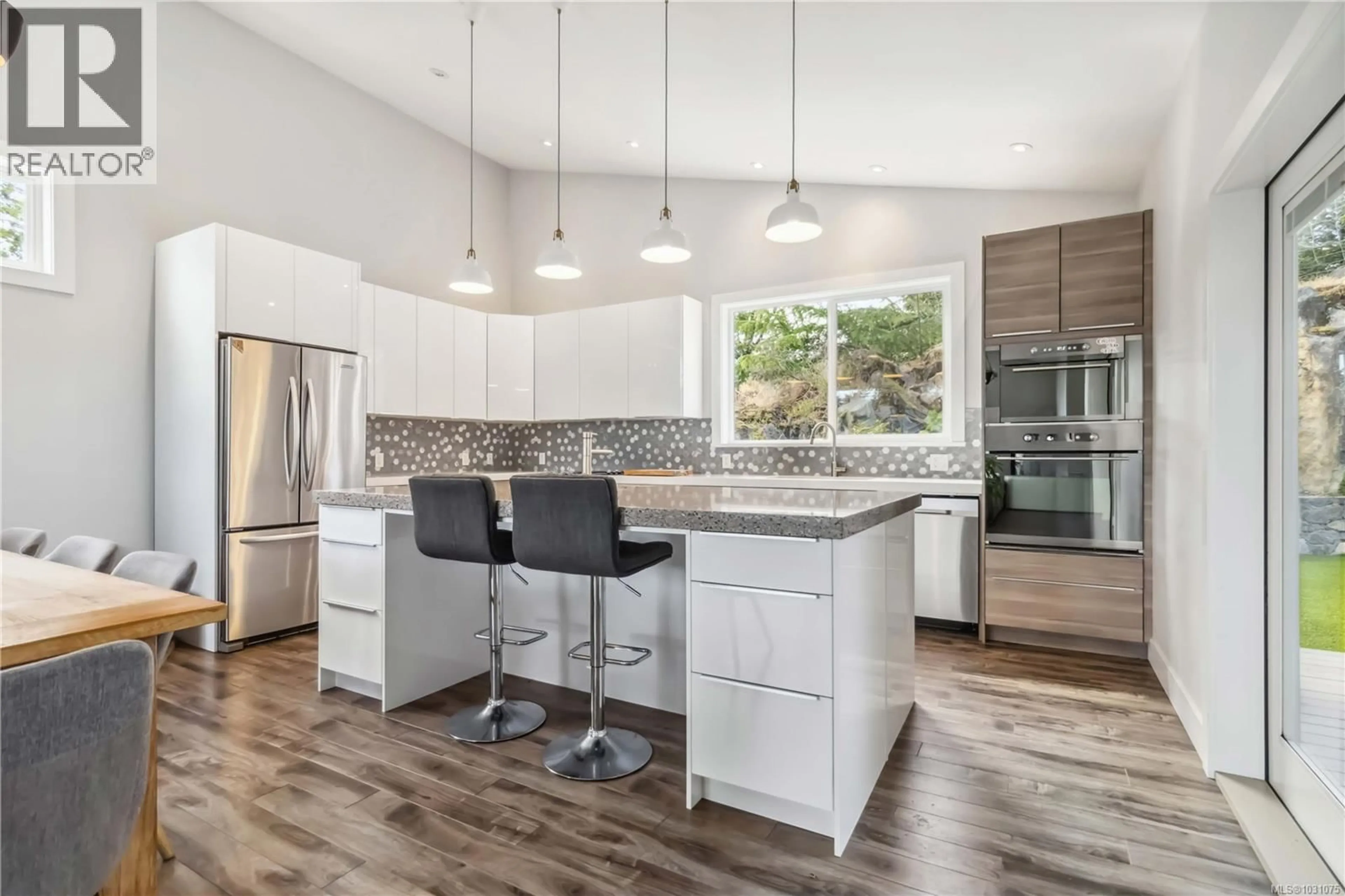 Contemporary kitchen, unknown for 936 AQUA COURT, Langford British Columbia V9B0N3