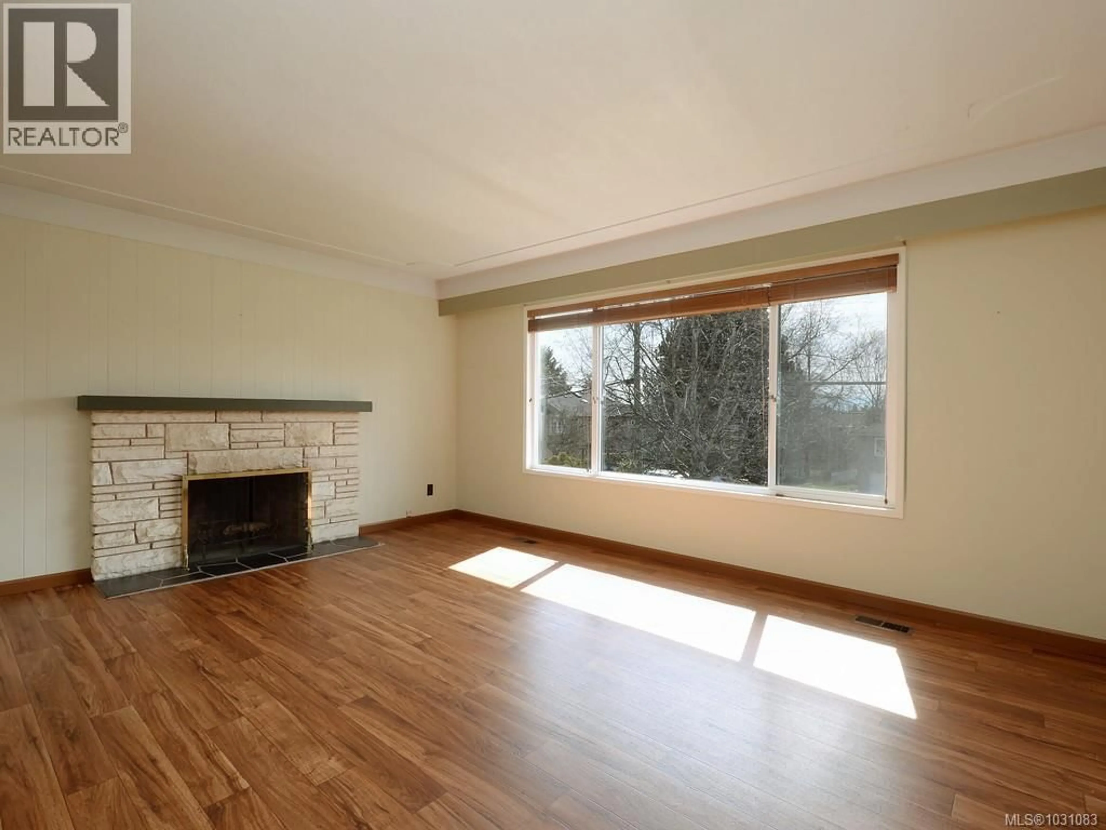 A pic of a room for 1512 MCRAE AVENUE, Saanich British Columbia V8P1G5