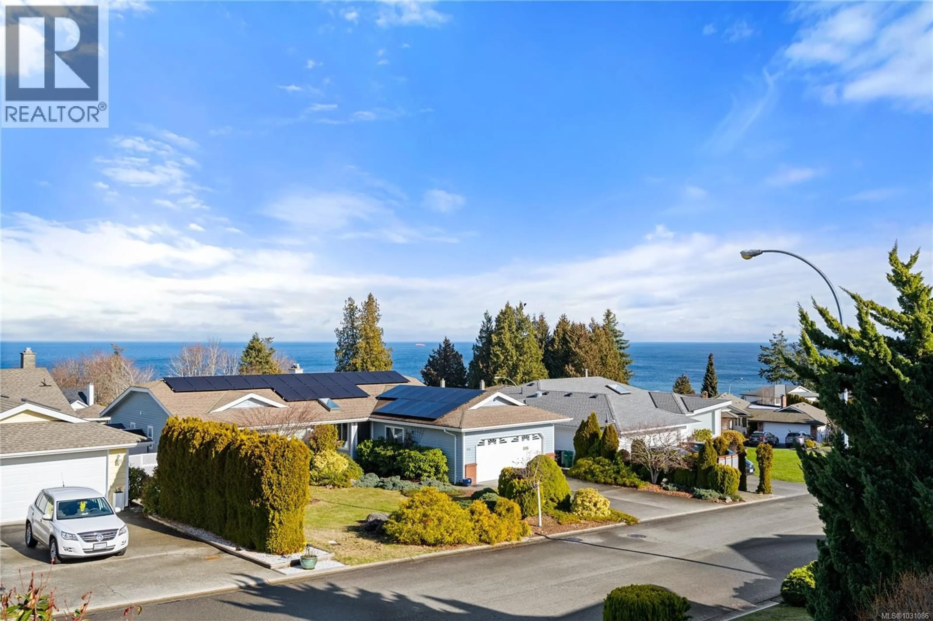 A pic from outside/outdoor area/front of a property/back of a property/a pic from drone, water/lake/river/ocean view for 819 ATHENA PLACE, Nanaimo British Columbia V9V1B9