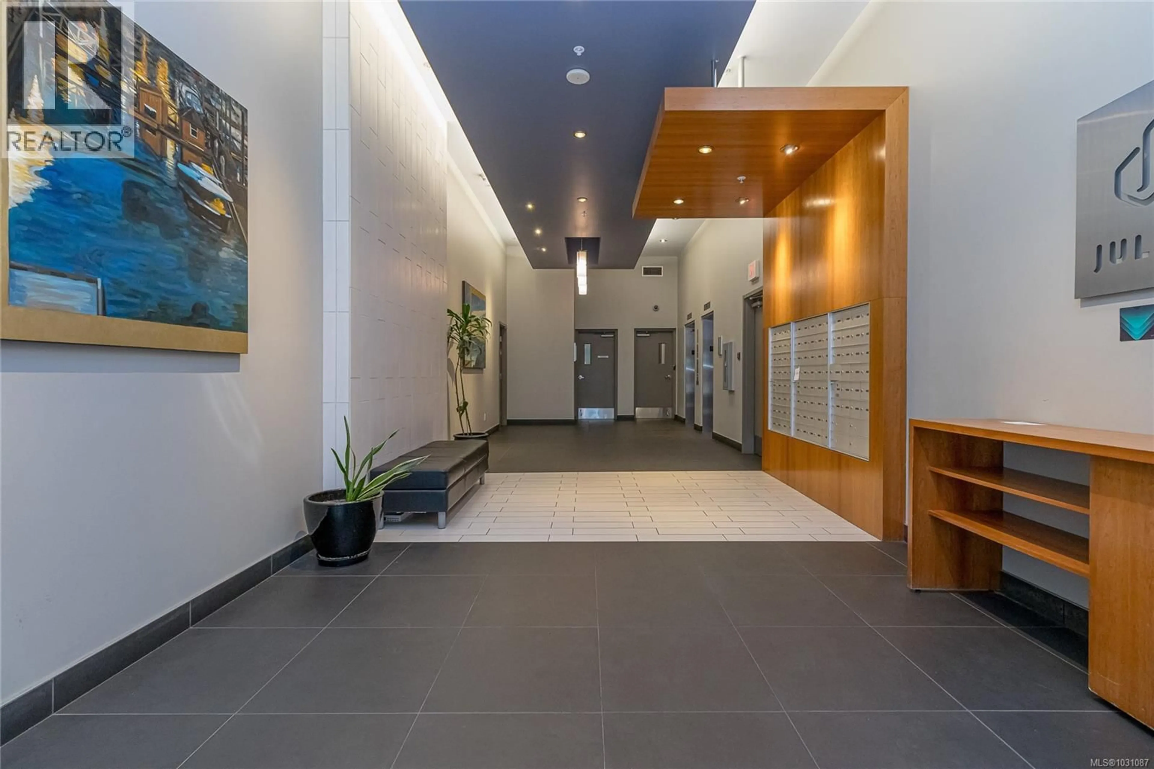 Indoor foyer for 204 - 760 JOHNSON STREET, Victoria British Columbia V8W0A4