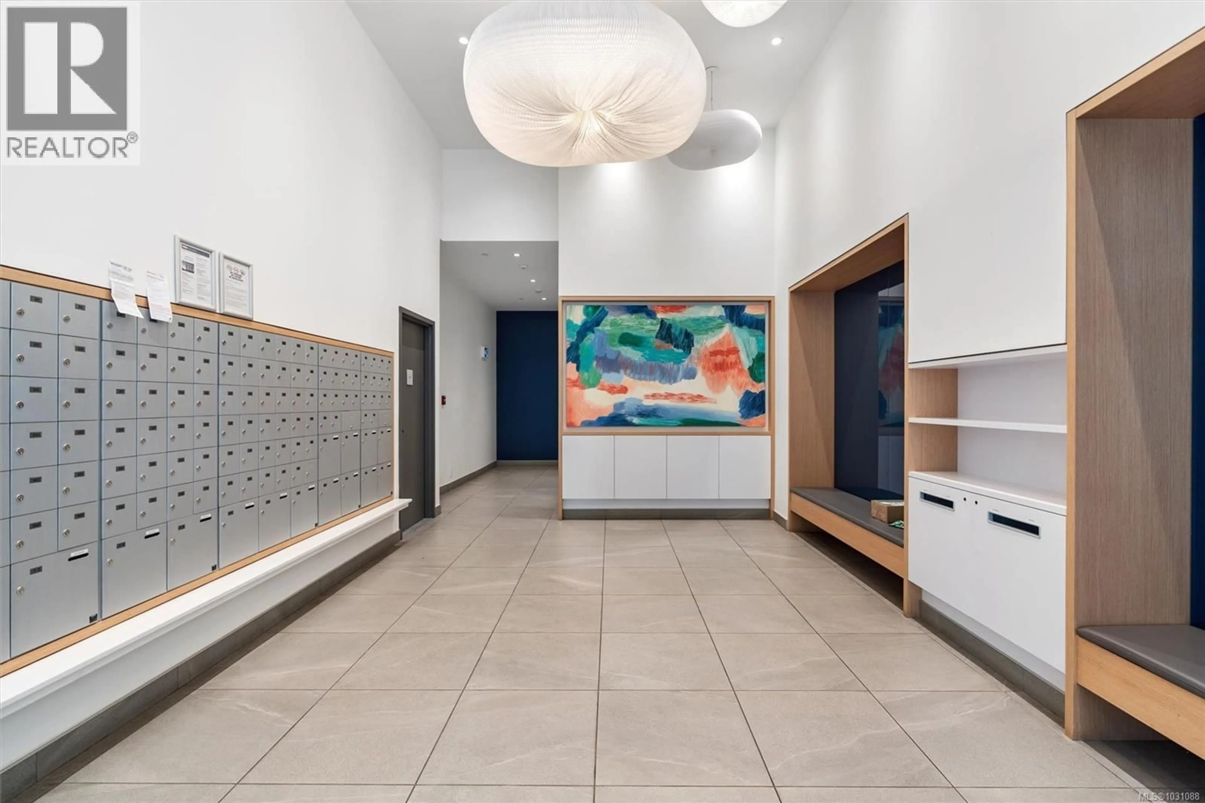 Indoor foyer for 401 - 845 JOHNSON STREET, Victoria British Columbia V8W0G3