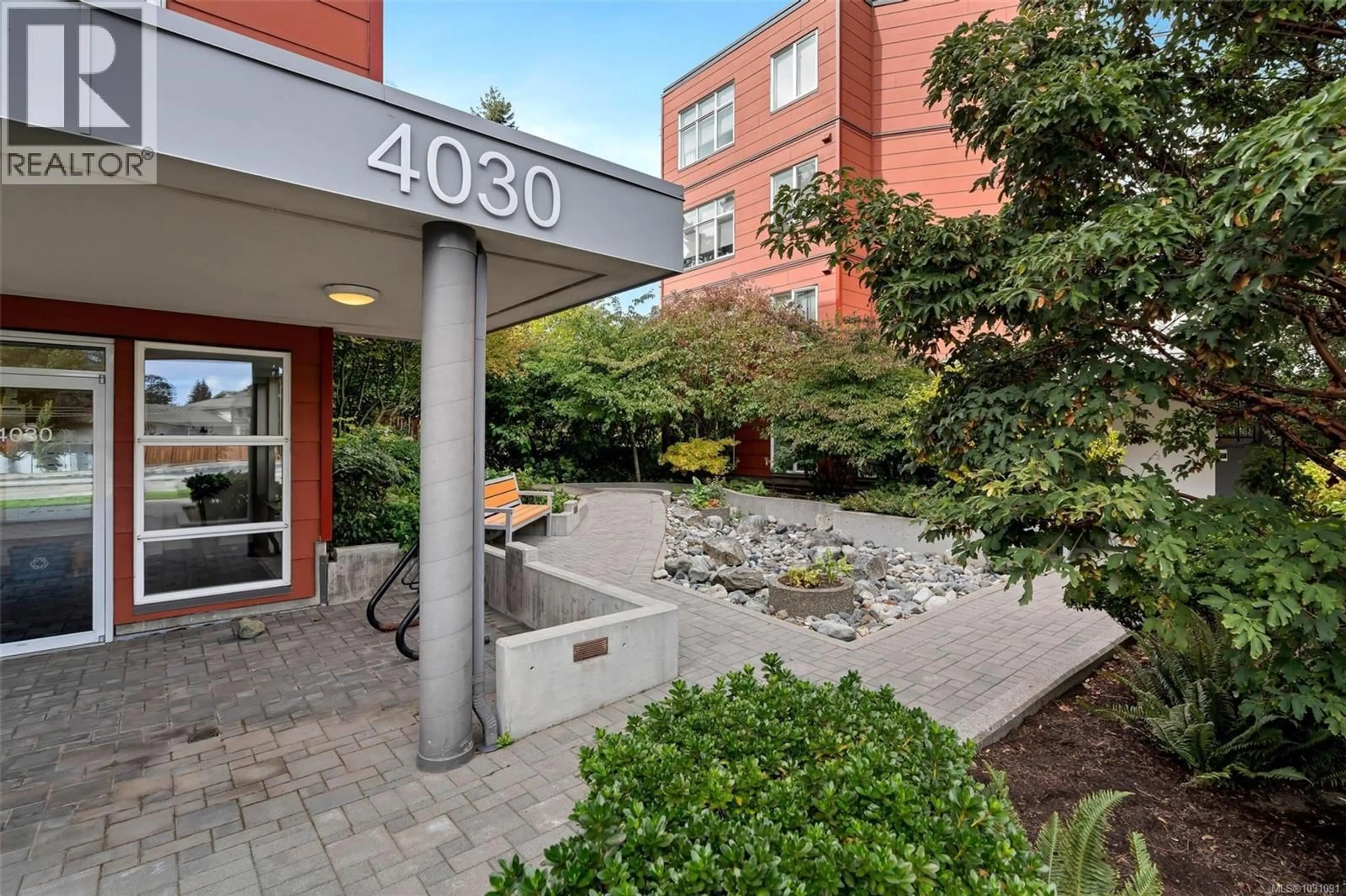 Unknown for 203 - 4030 BORDEN STREET, Saanich British Columbia V8X2E9