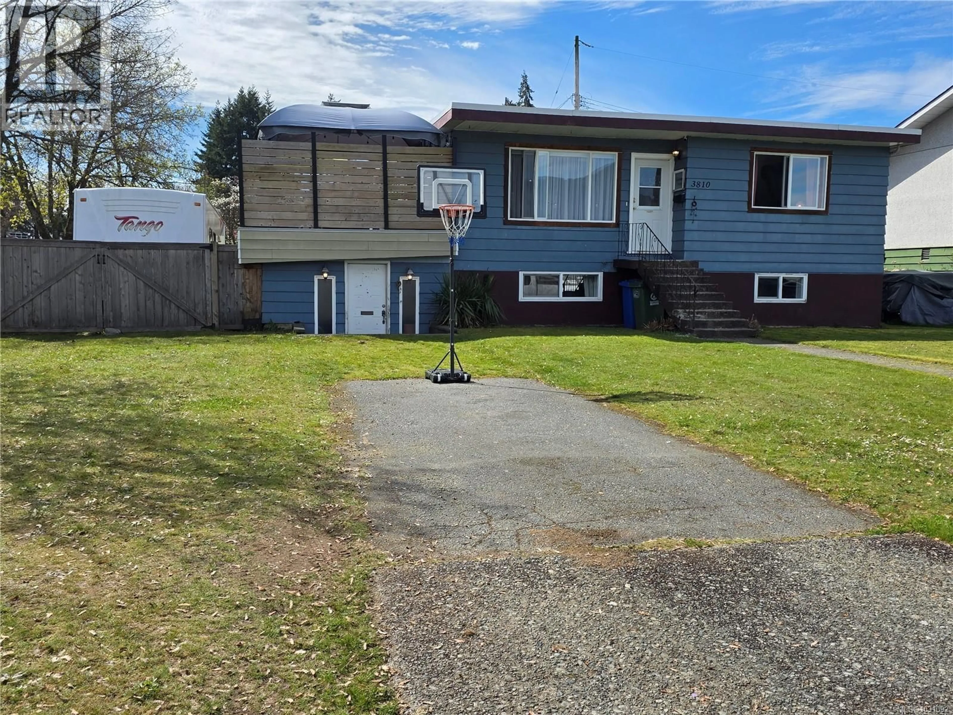 A pic from outside/outdoor area/front of a property/back of a property/a pic from drone, street for 3810 CRAIG ROAD, Port Alberni British Columbia V9Y5Y8