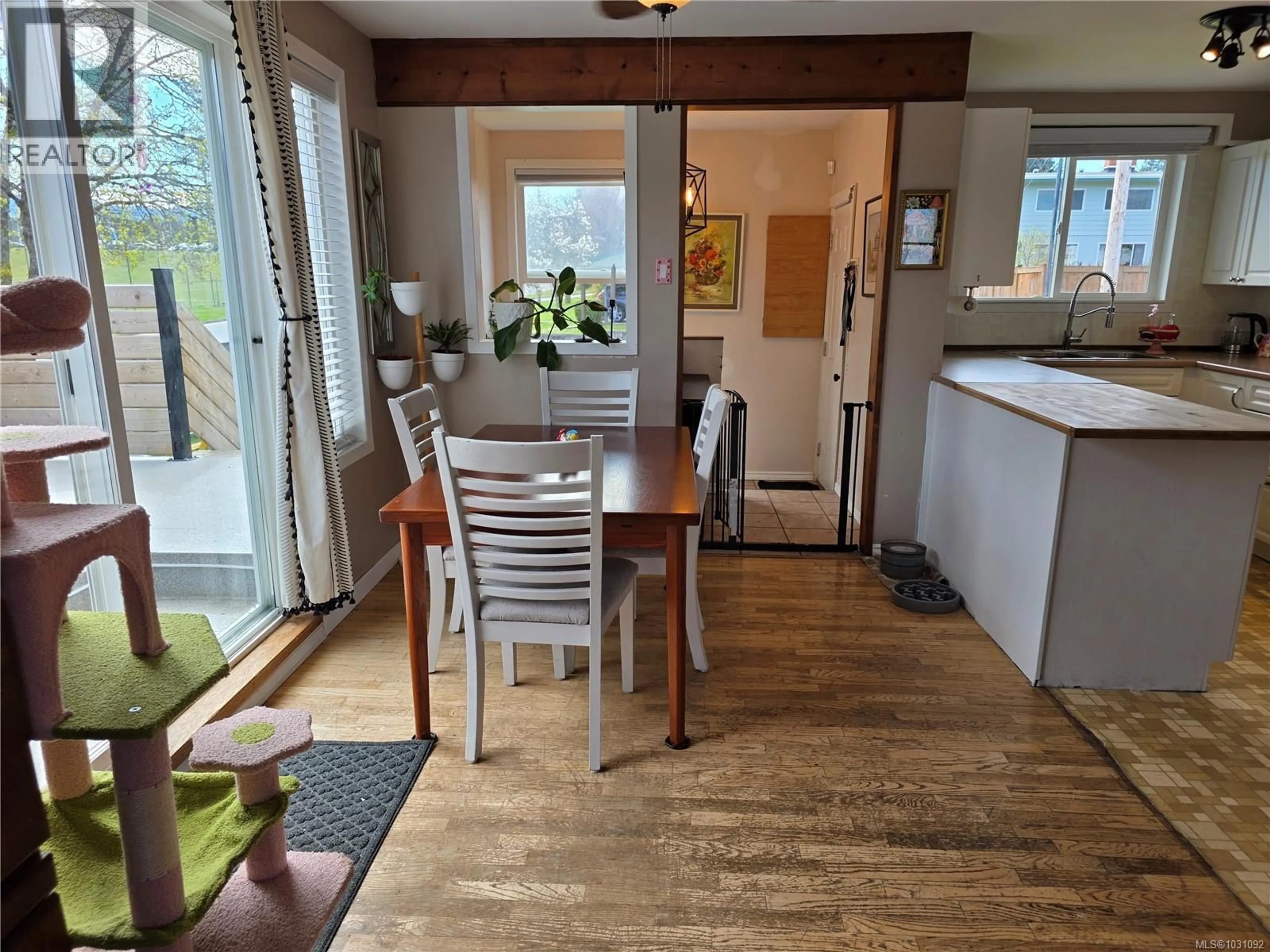 Dining room, wood/laminate floor for 3810 CRAIG ROAD, Port Alberni British Columbia V9Y5Y8