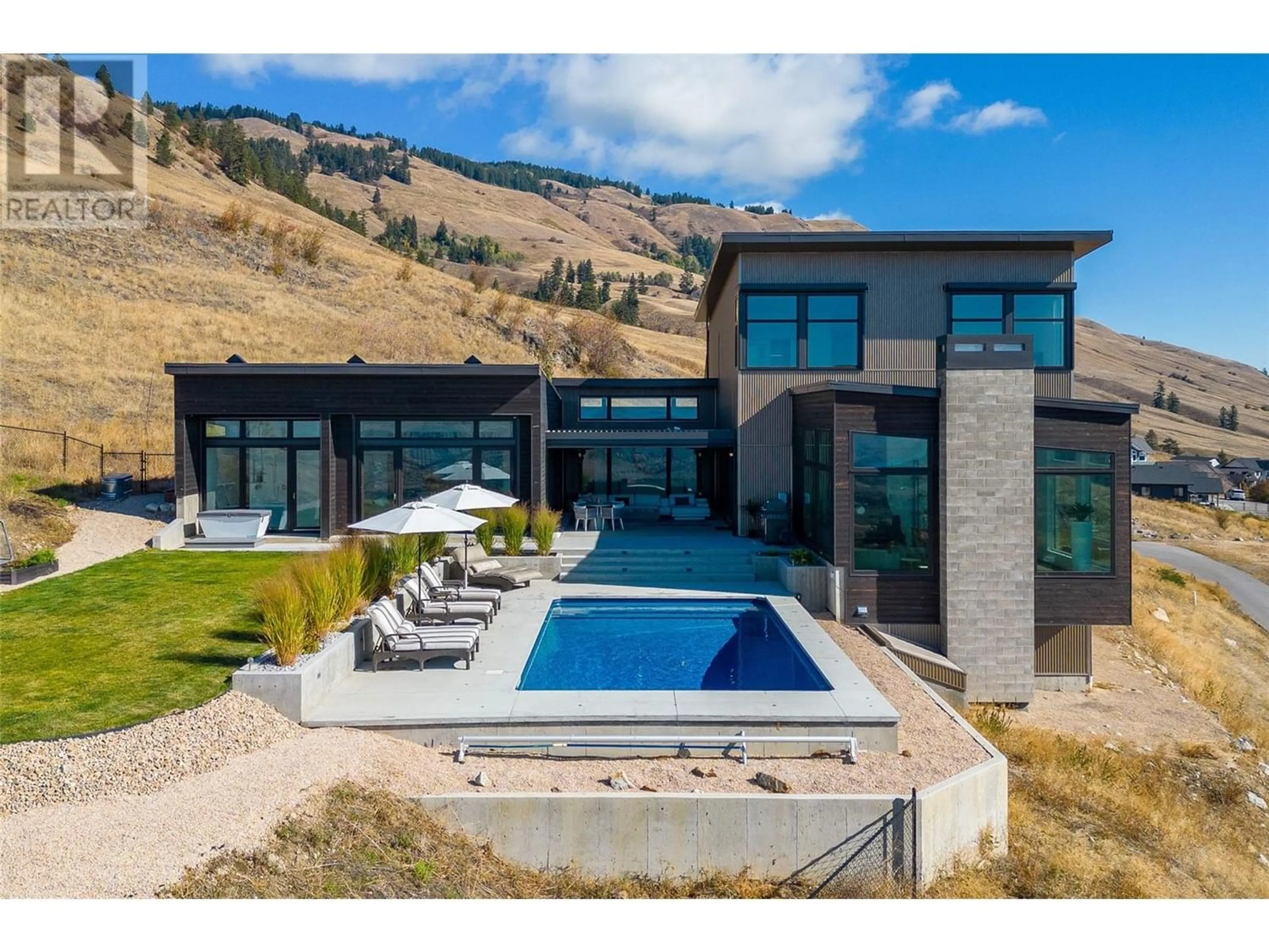 Indoor or outdoor pool for 55 Ranchland Place, Coldstream British Columbia V1B4C9