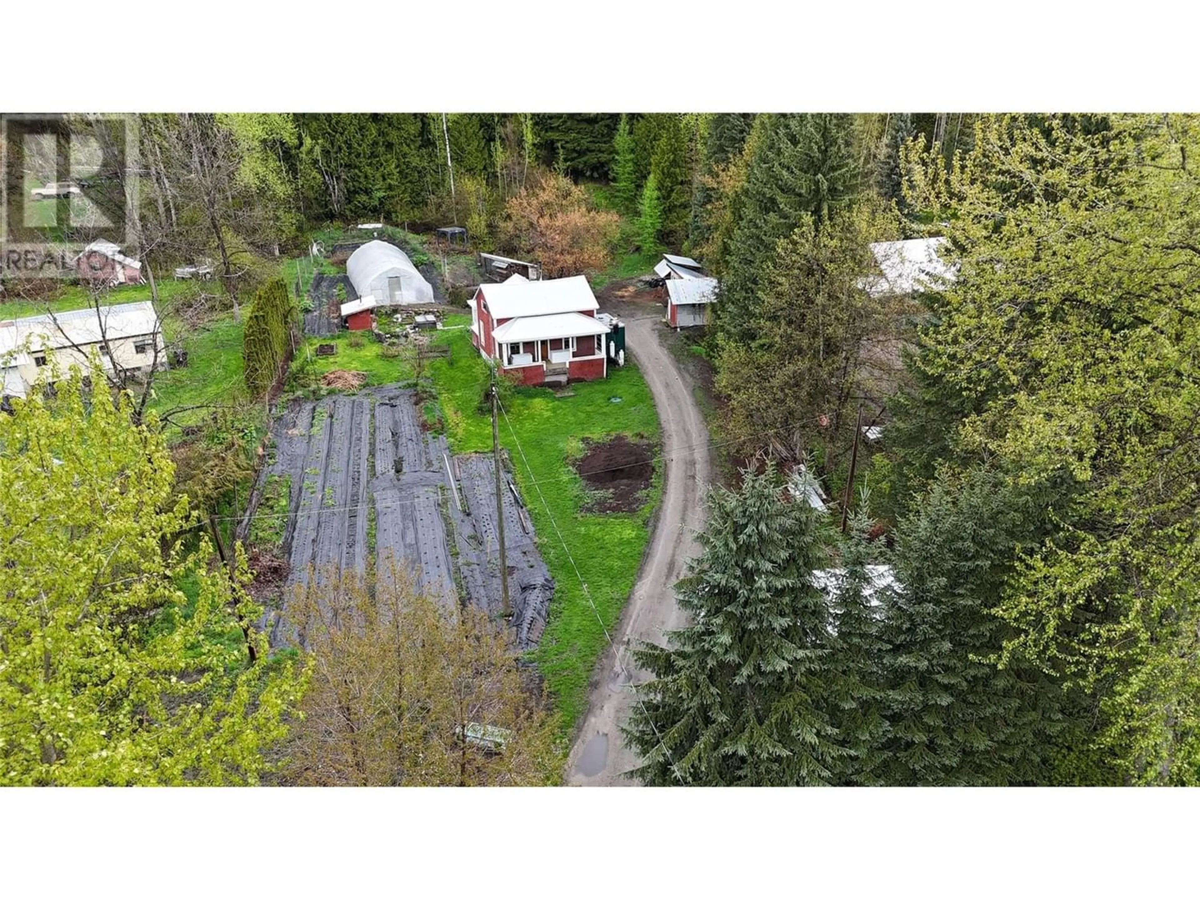 Cottage for 226 Track Street E, Revelstoke British Columbia V0E2S0