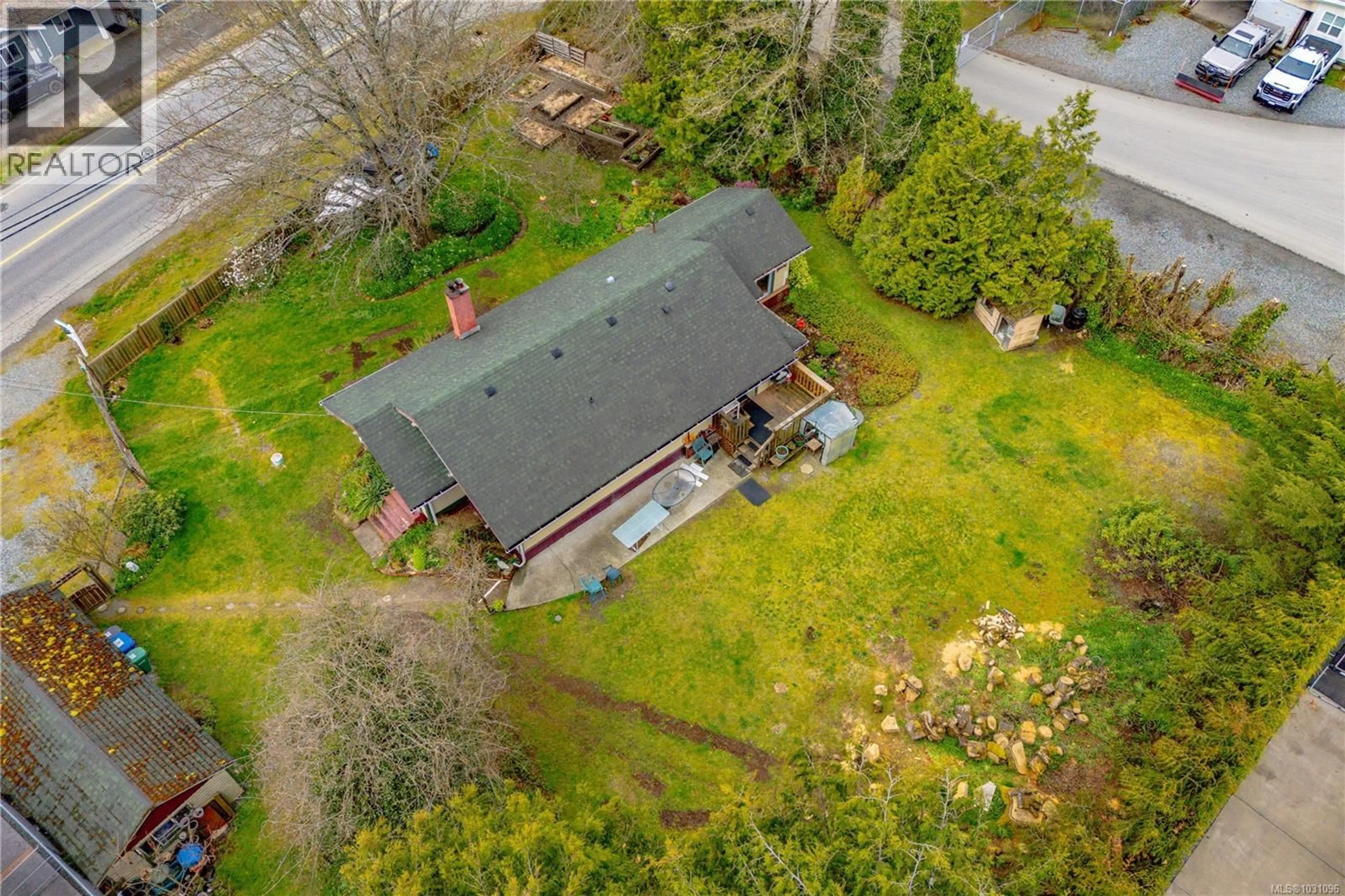 A pic from outside/outdoor area/front of a property/back of a property/a pic from drone, unknown for 4151 JINGLE POT ROAD, Nanaimo British Columbia V9T5P7