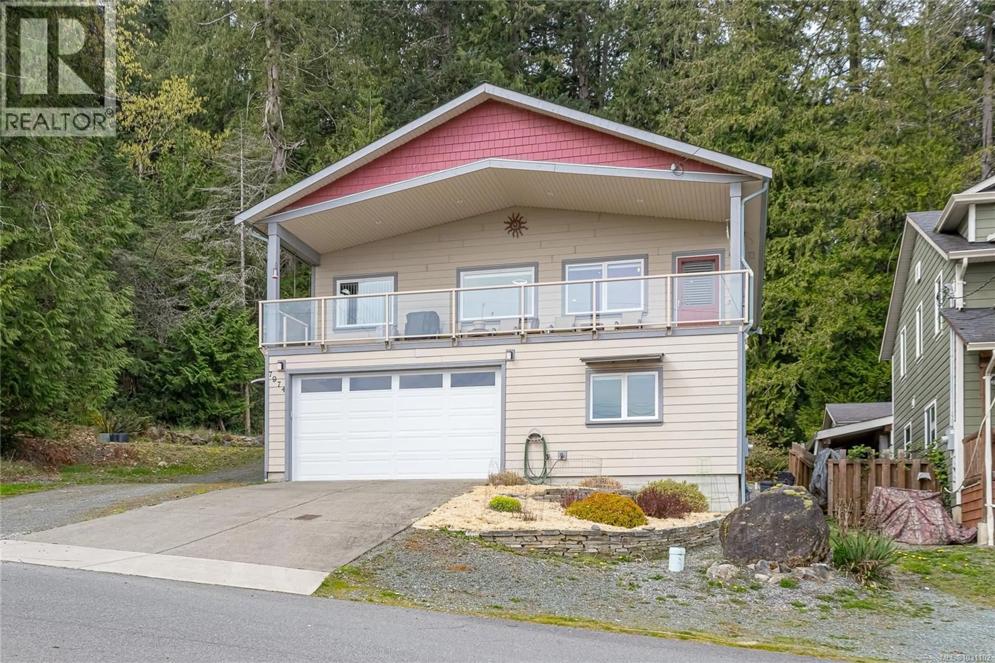 Home with vinyl exterior material, unknown for 7974 EDMUND STREET, Crofton British Columbia V0R1R0