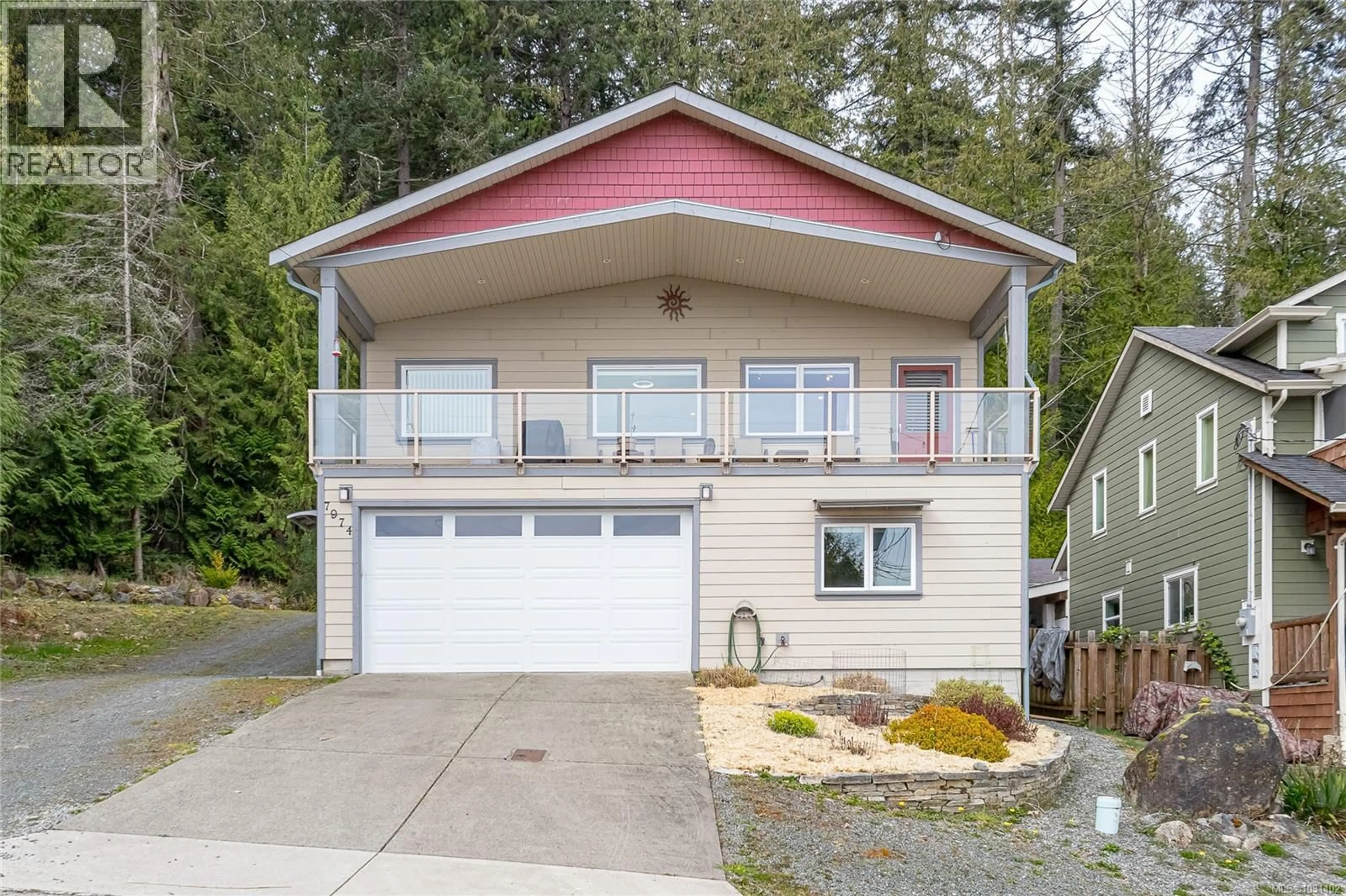 Home with vinyl exterior material, water/lake/river/ocean view for 7974 EDMUND STREET, Crofton British Columbia V0R1R0