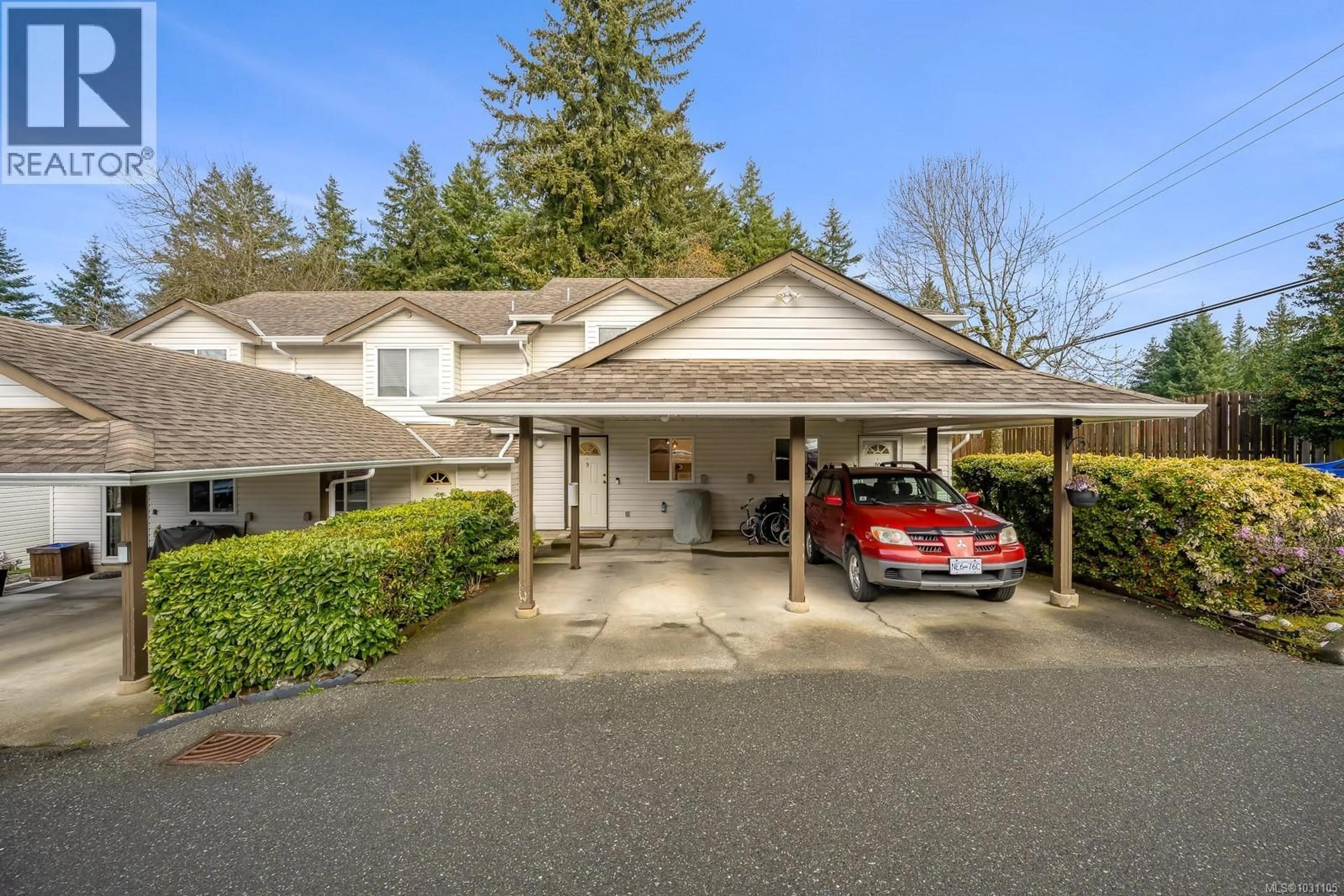 A pic from outside/outdoor area/front of a property/back of a property/a pic from drone, street for 9 - 2625 MUIR ROAD, Courtenay British Columbia V9N8Z4